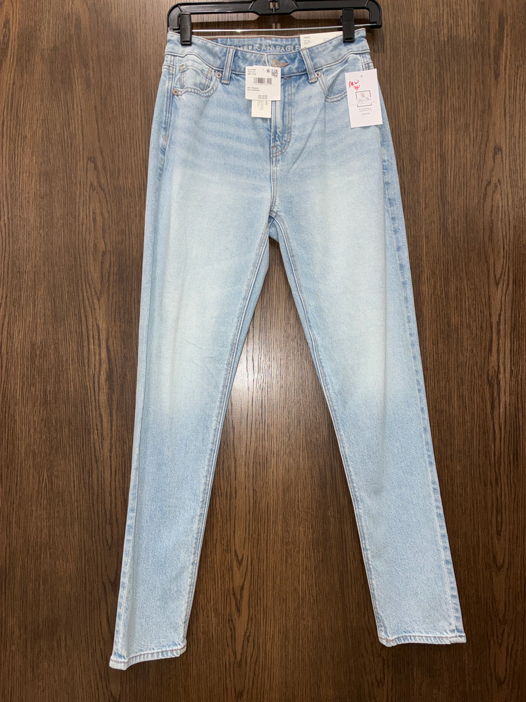 Women’s American Eagle Strigid Mom Jeans NWT Size 0R