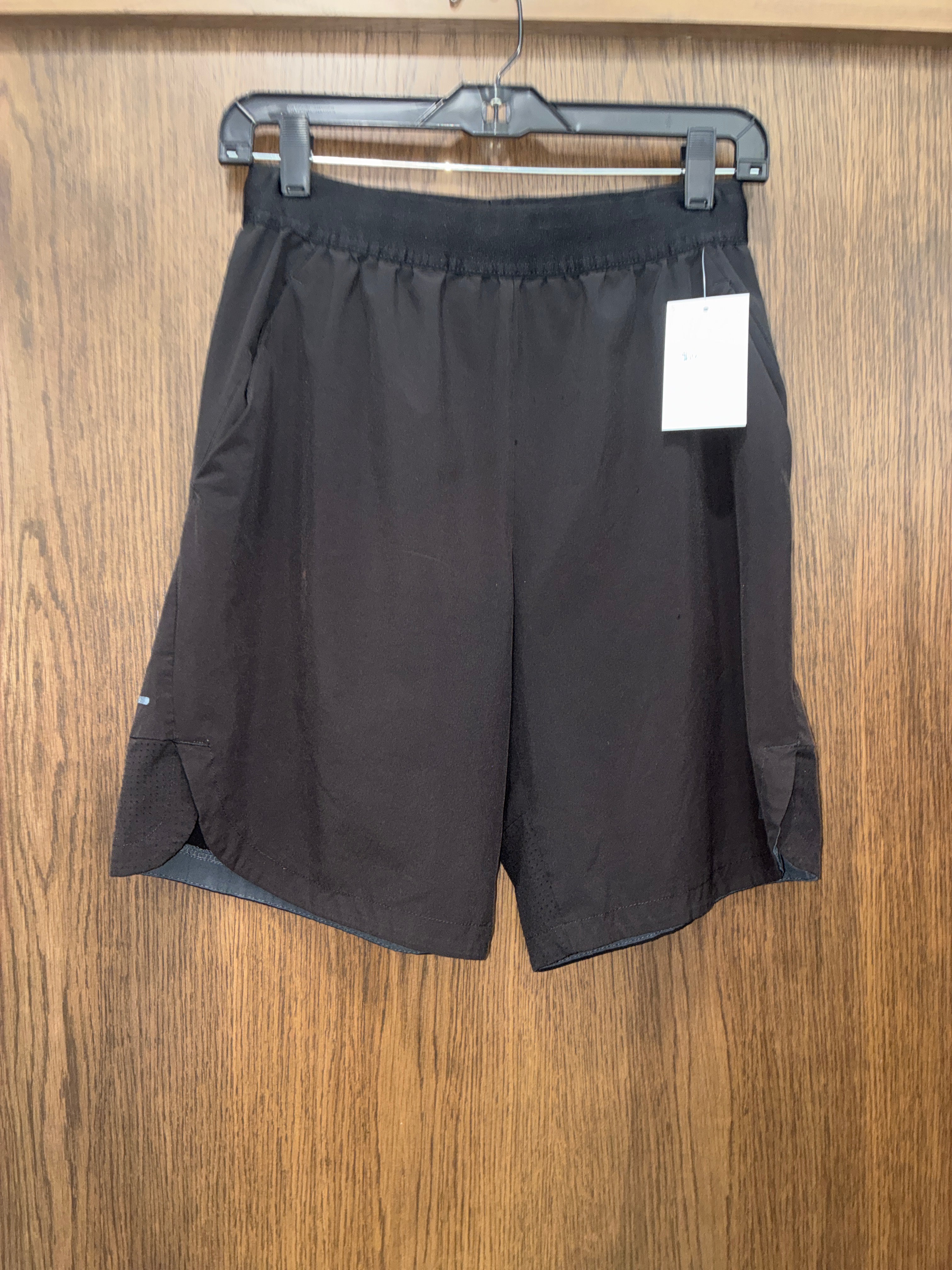 Men’s Russell Shorts Size Small