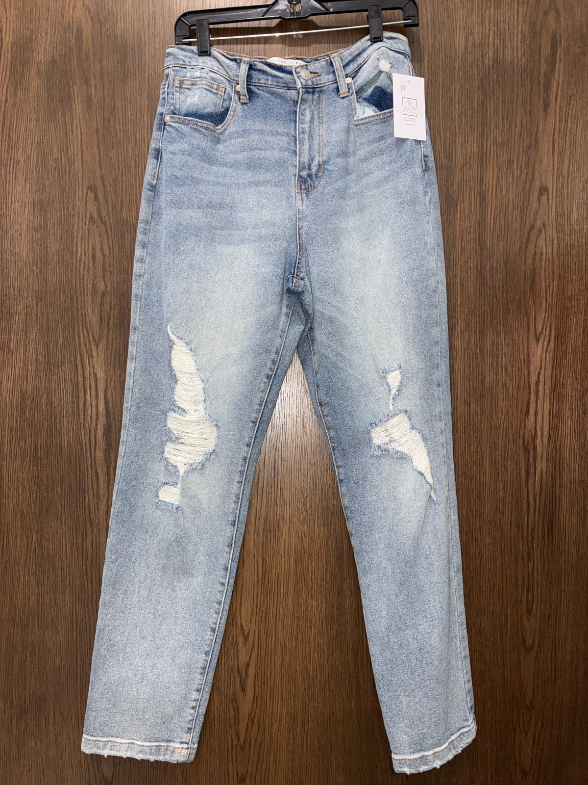 Women’s Celebrity Pink Straight Jeans Size 9