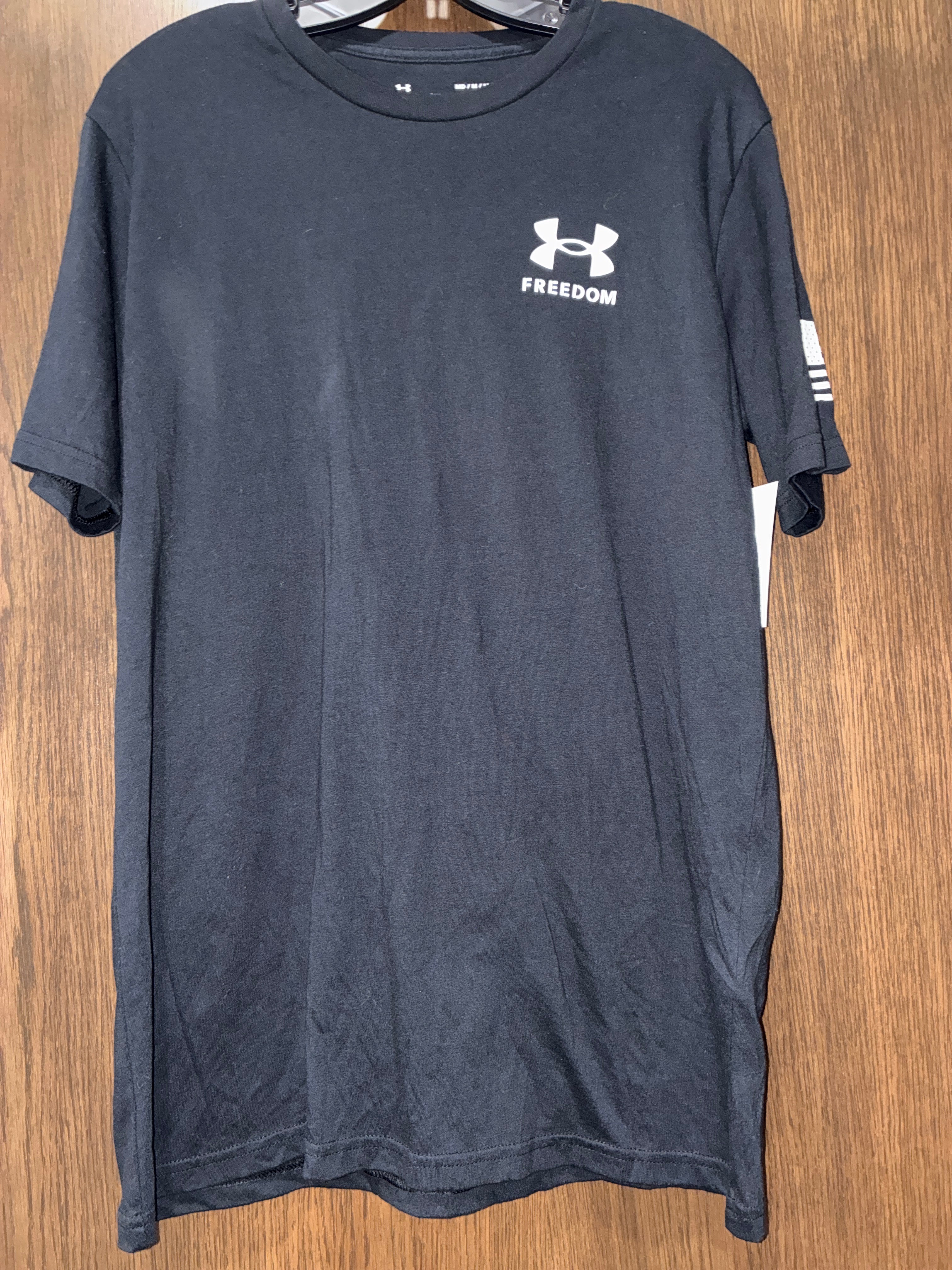 Mens Under Armour Freedom Loose Fitting Shirt Size Medium