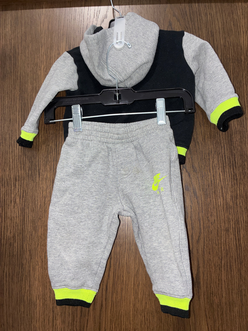 Nike Boys Hooded Jacket & Jogger Set Size 6-9 Months