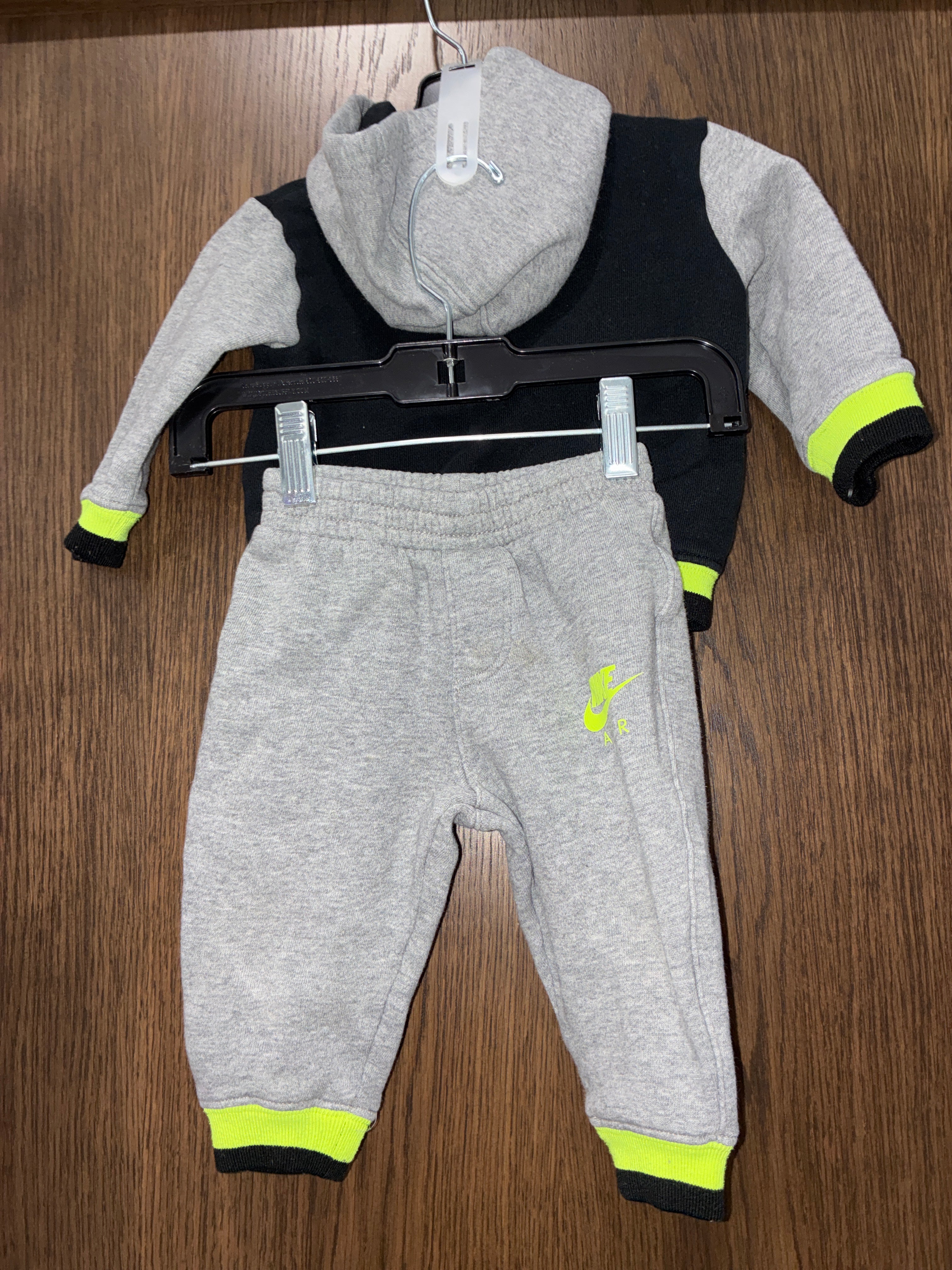 Nike Boys Hooded Jacket & Jogger Set Size 6-9 Months