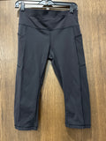 Women’s Lululemon Capris with pockets size 8