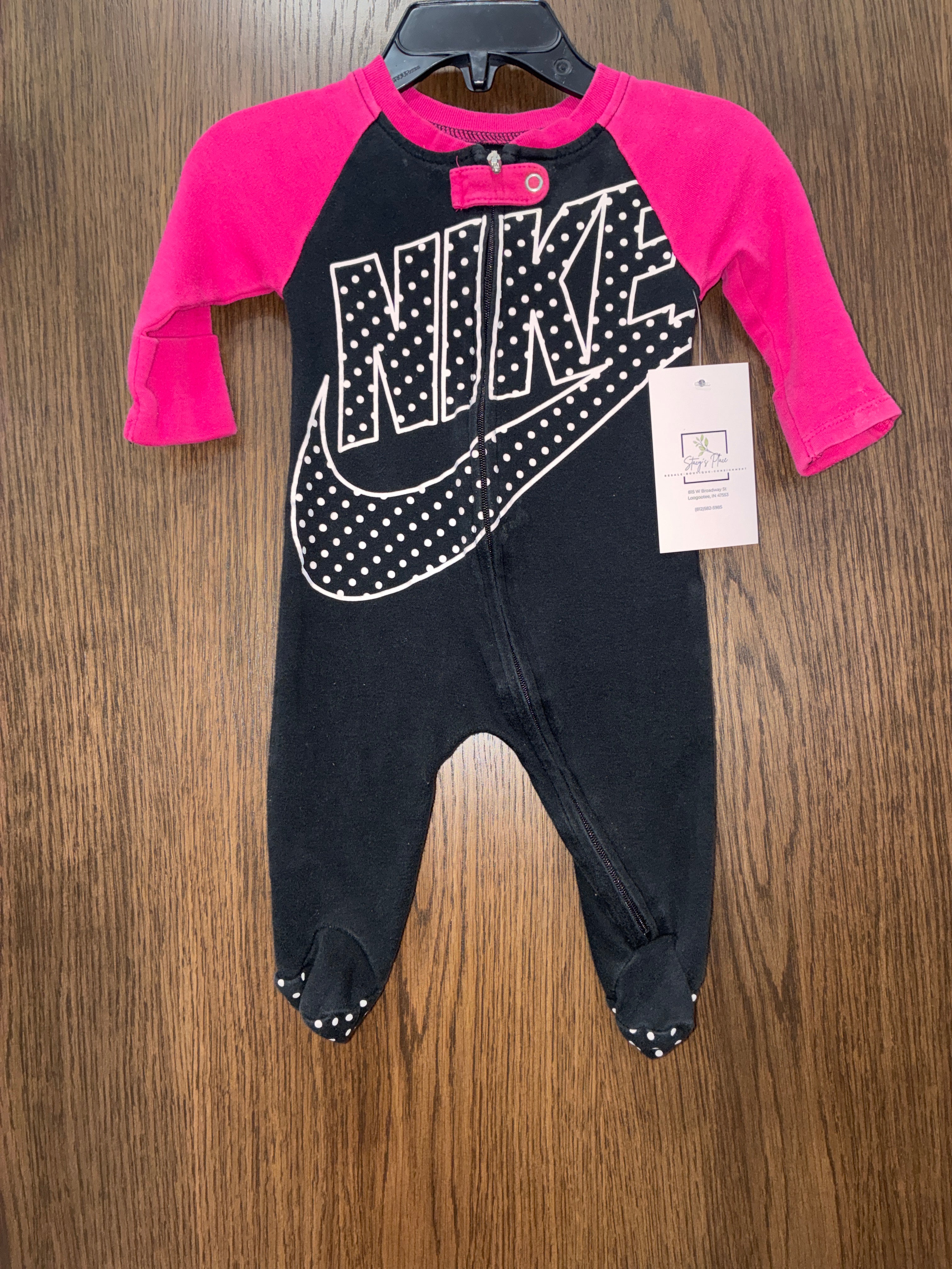 Girls Nike Sleeper Size 3M