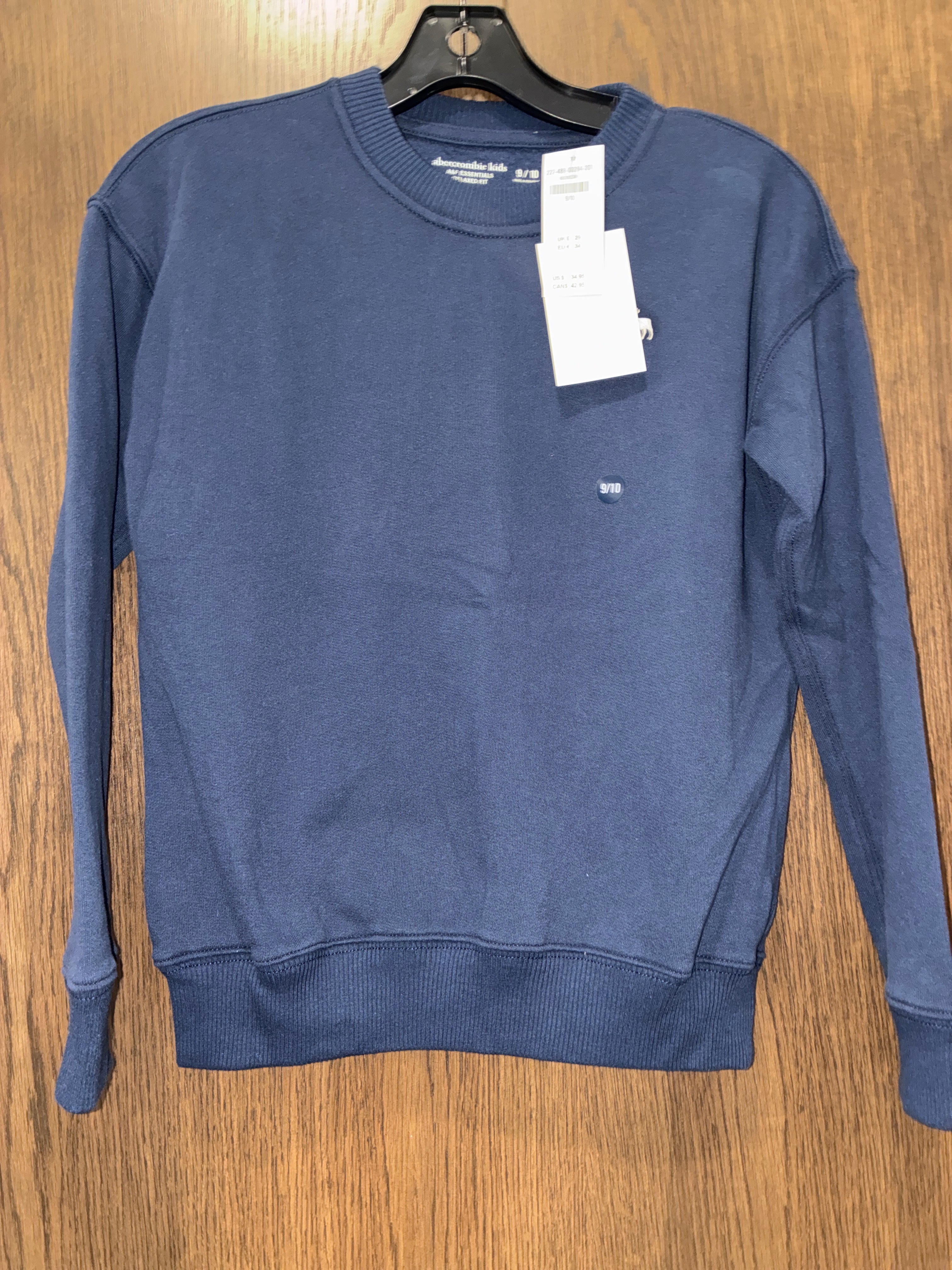Boys Abercrombie Crew NWT Size 9/10