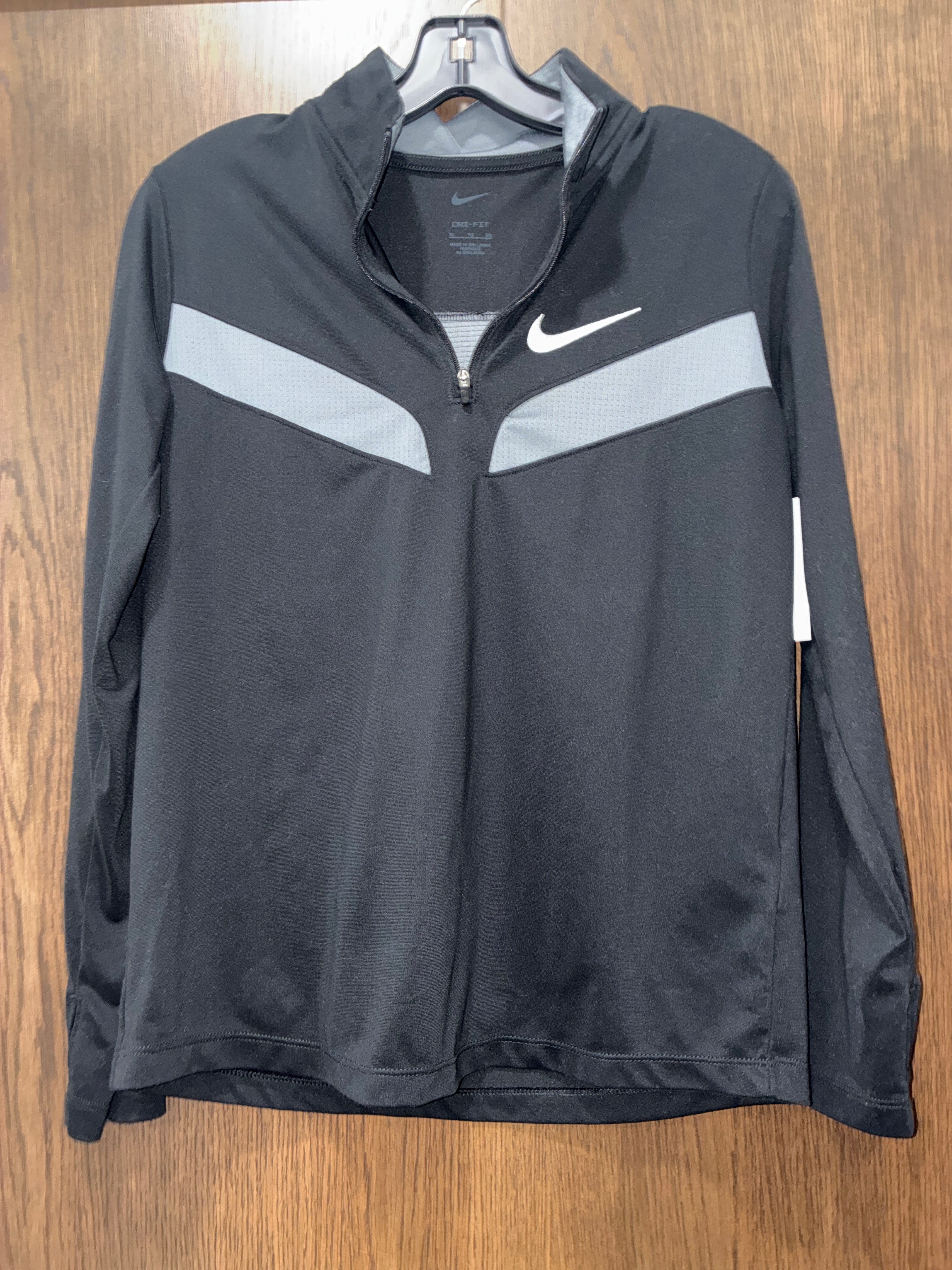 Nike Big Boys Youth Long Sleeve 1/4 Zip Top Shirt Size Youth XL 14/16