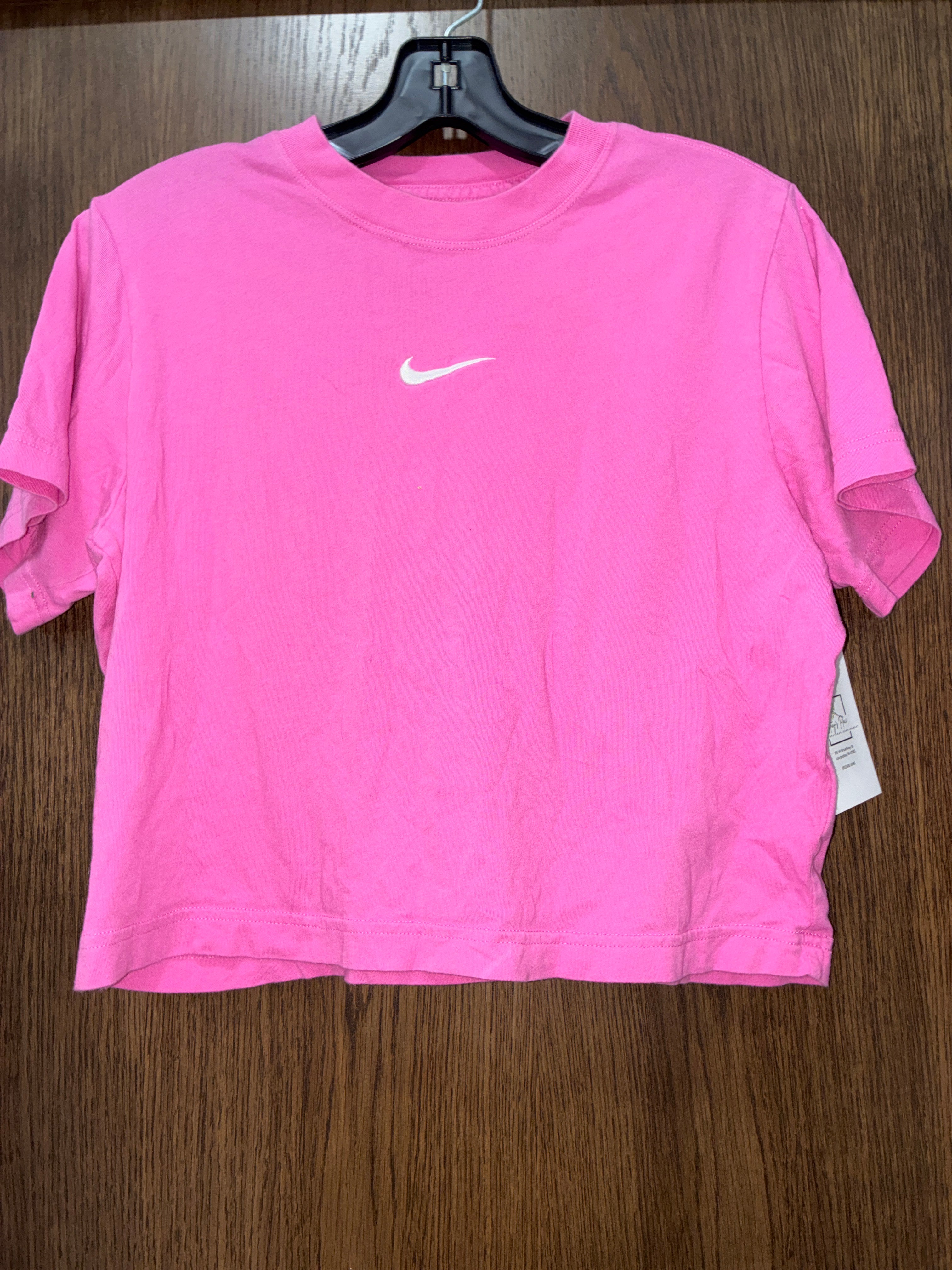 Women’s Nike crop shirt size medium