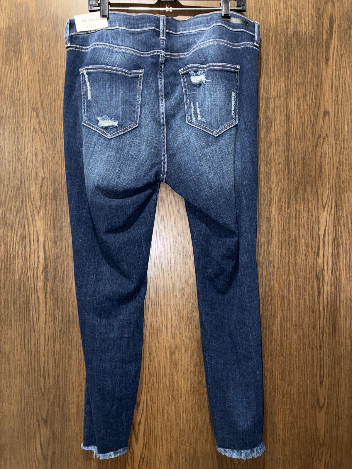 Women’s Ms. Cello Distressed Skinny Jean NWT Size 16