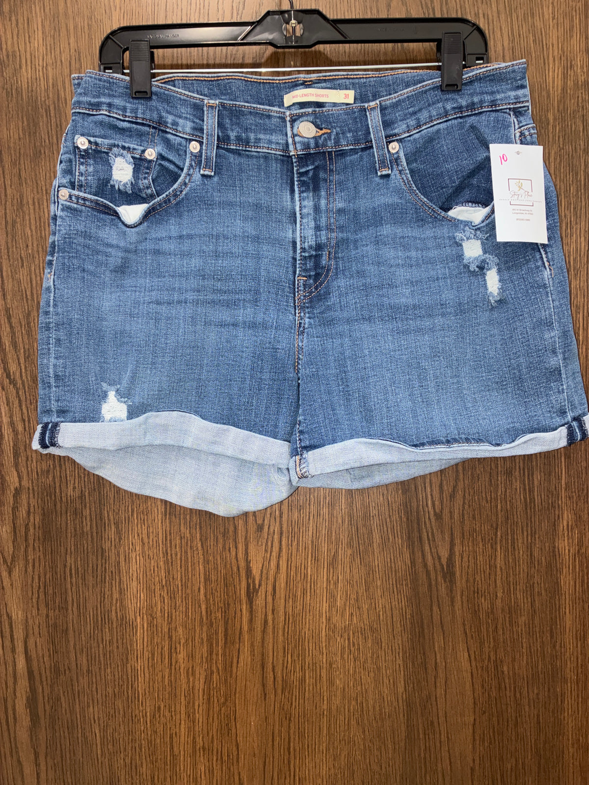 Women’s Levi’s Mid Length Shorts Size 31