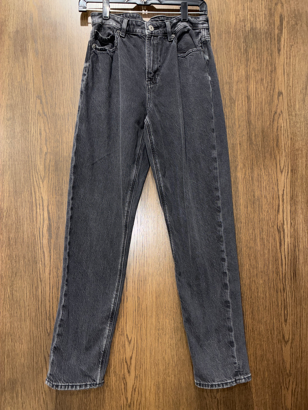 Women’s American Eagle Mom Jeans Size 4R