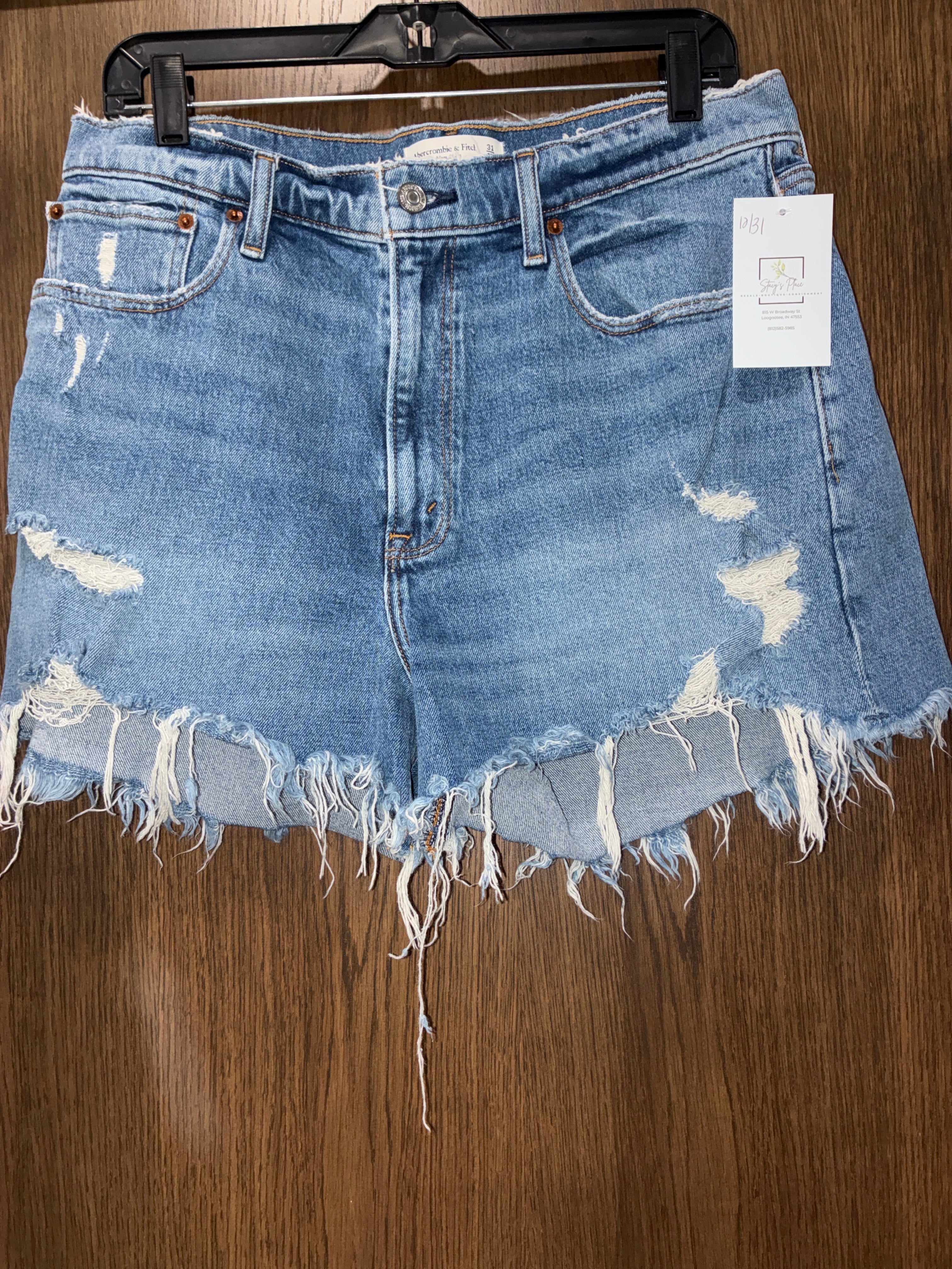 Women’s Abercrombie High Rise The Mom Short Size 12/31