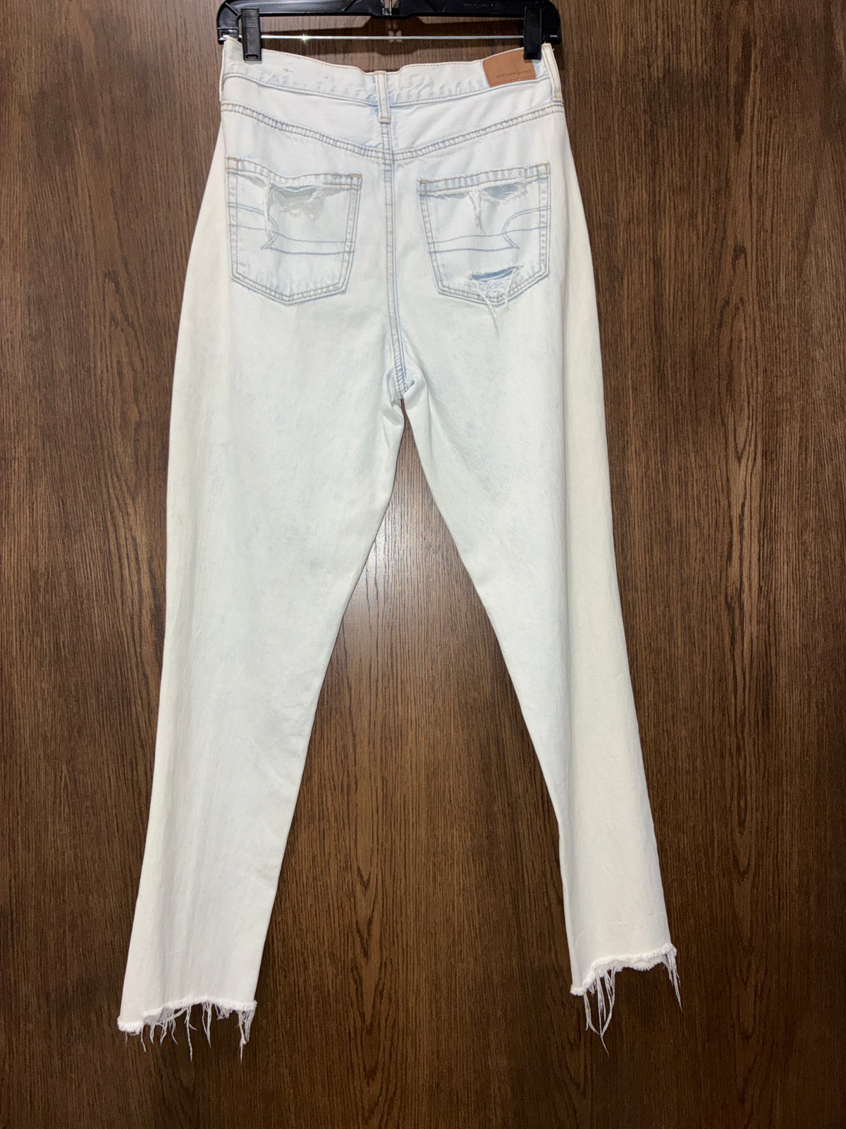 Women’s American Eagle Mom Jeans Size 4R