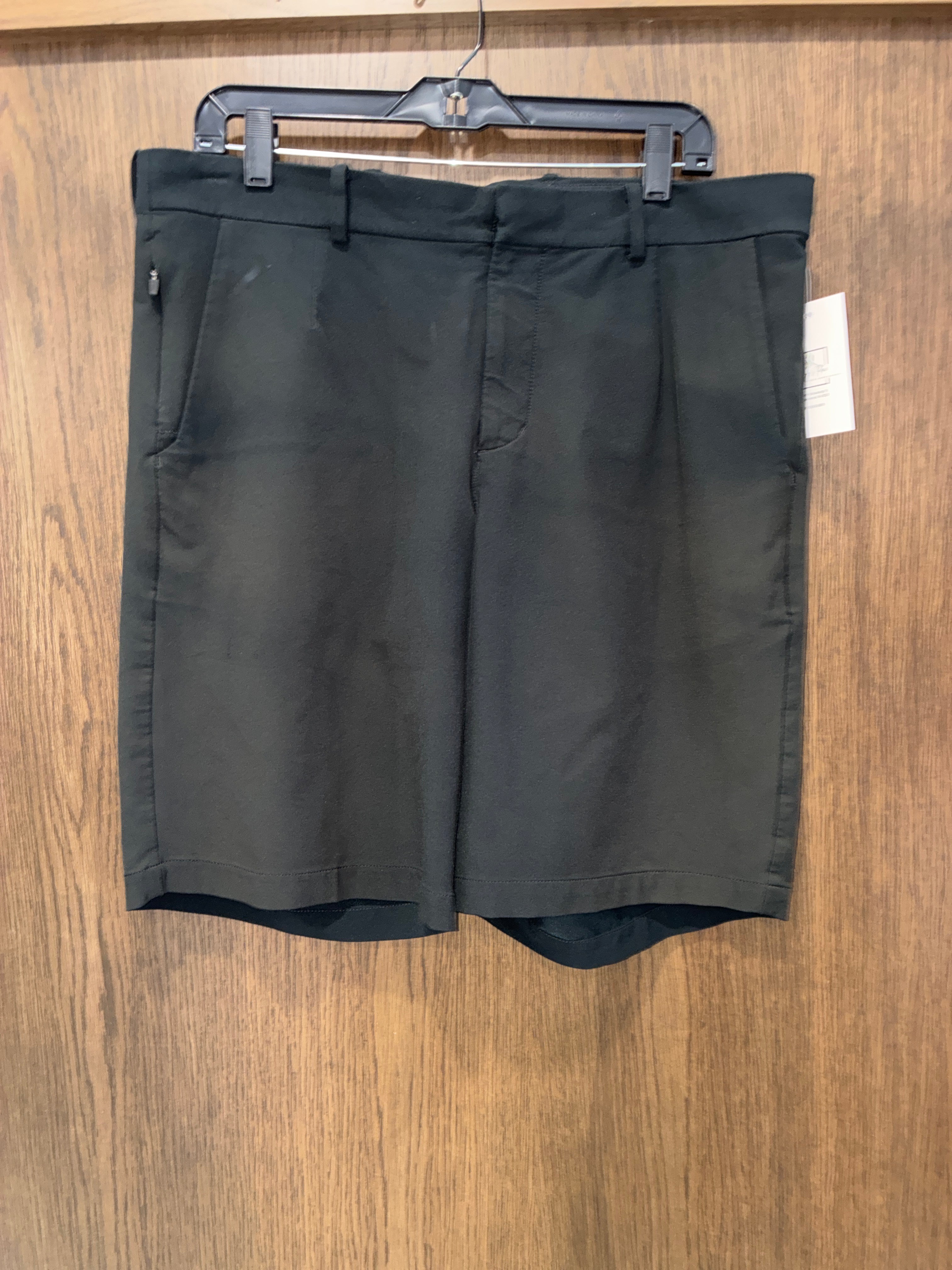 Men’s Tiger Woods Collection Shorts Size 34