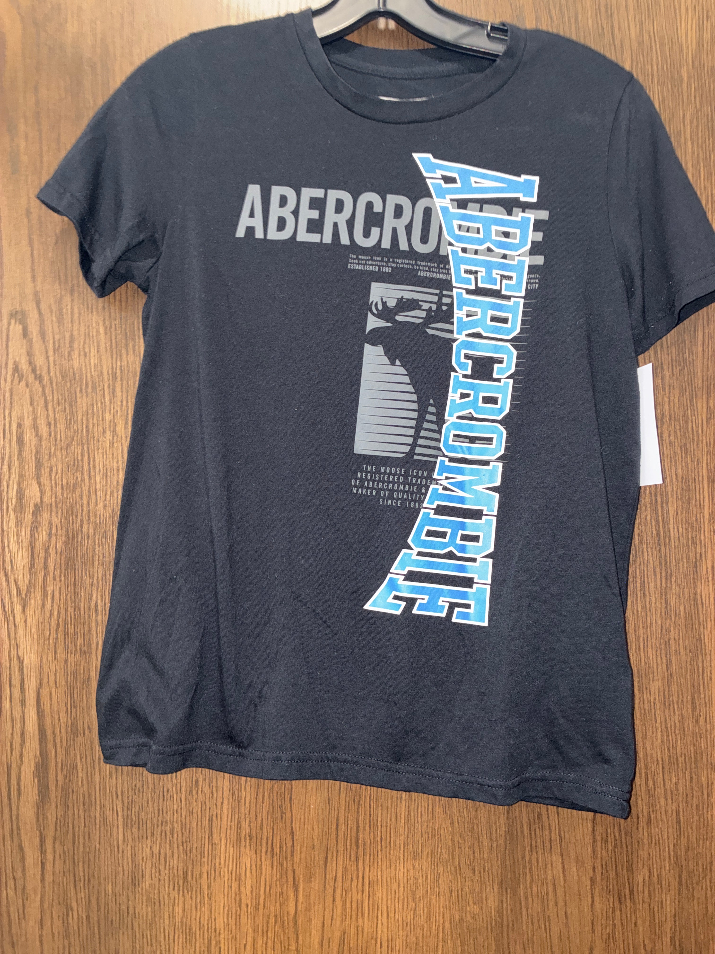 Boy’s Abercrombie Short Sleeve Size Youth Large 13/14