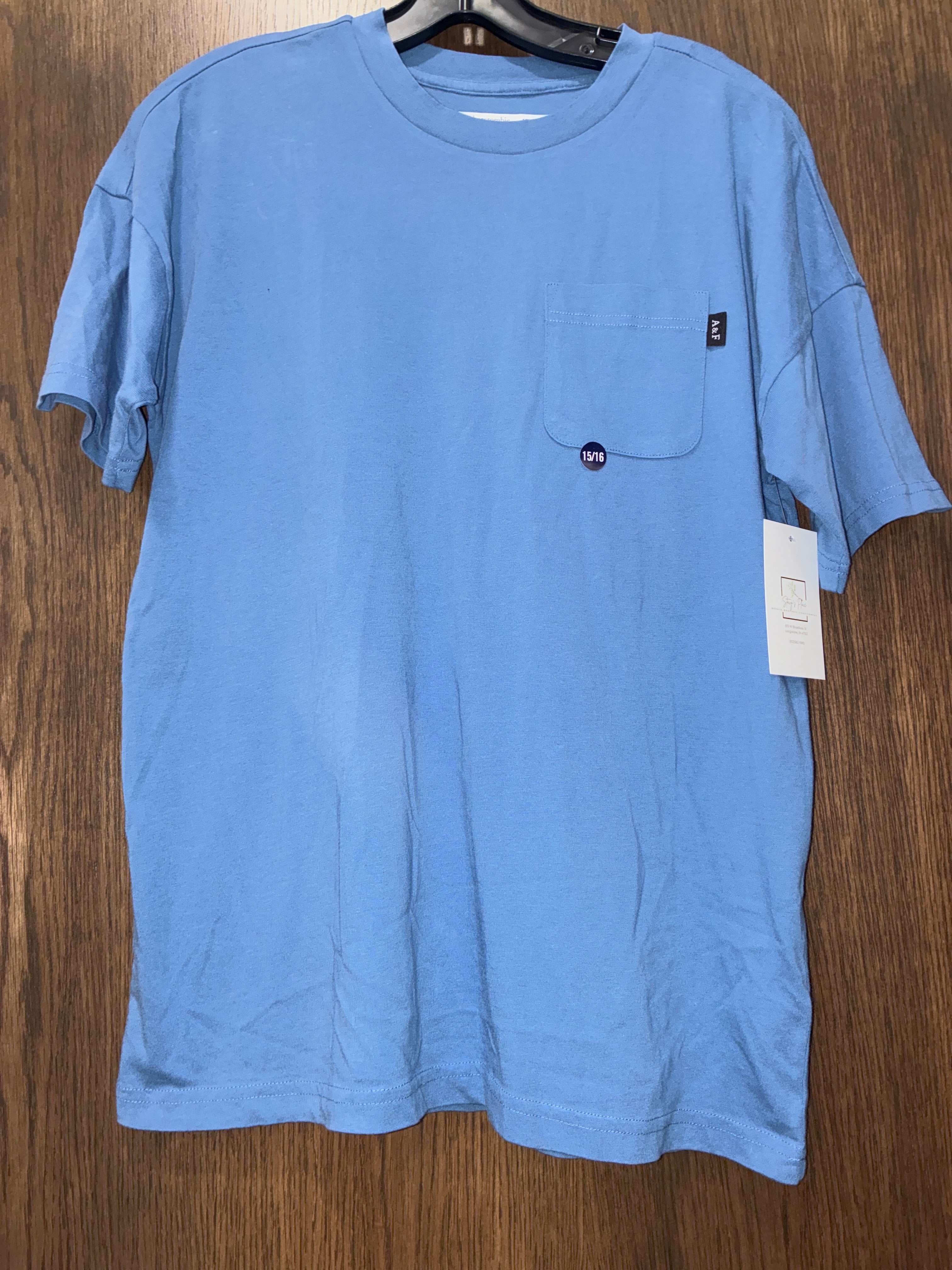 Boys NWT Abercrombie Short Sleeve Pocket Tee Shirt Size Youth XL 15/16