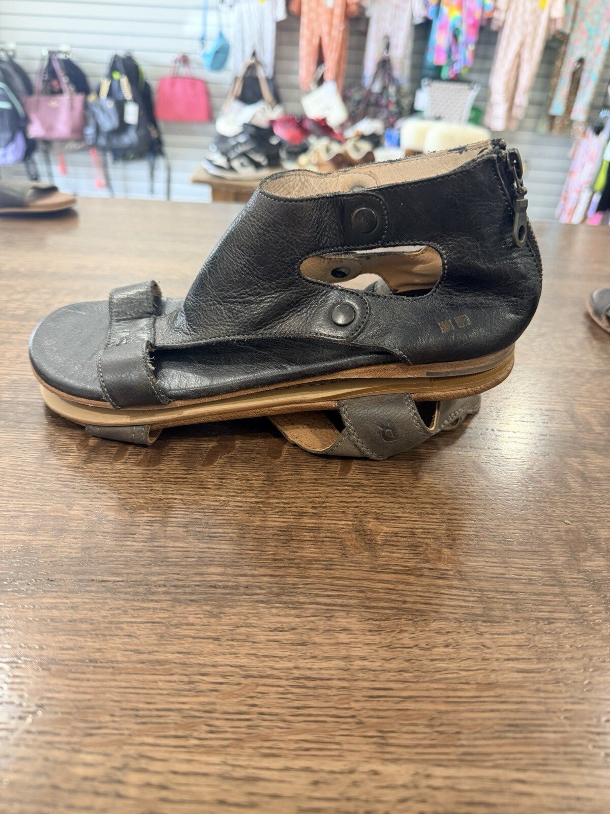 BedStu Women’s Soto Sandals Size 8.5