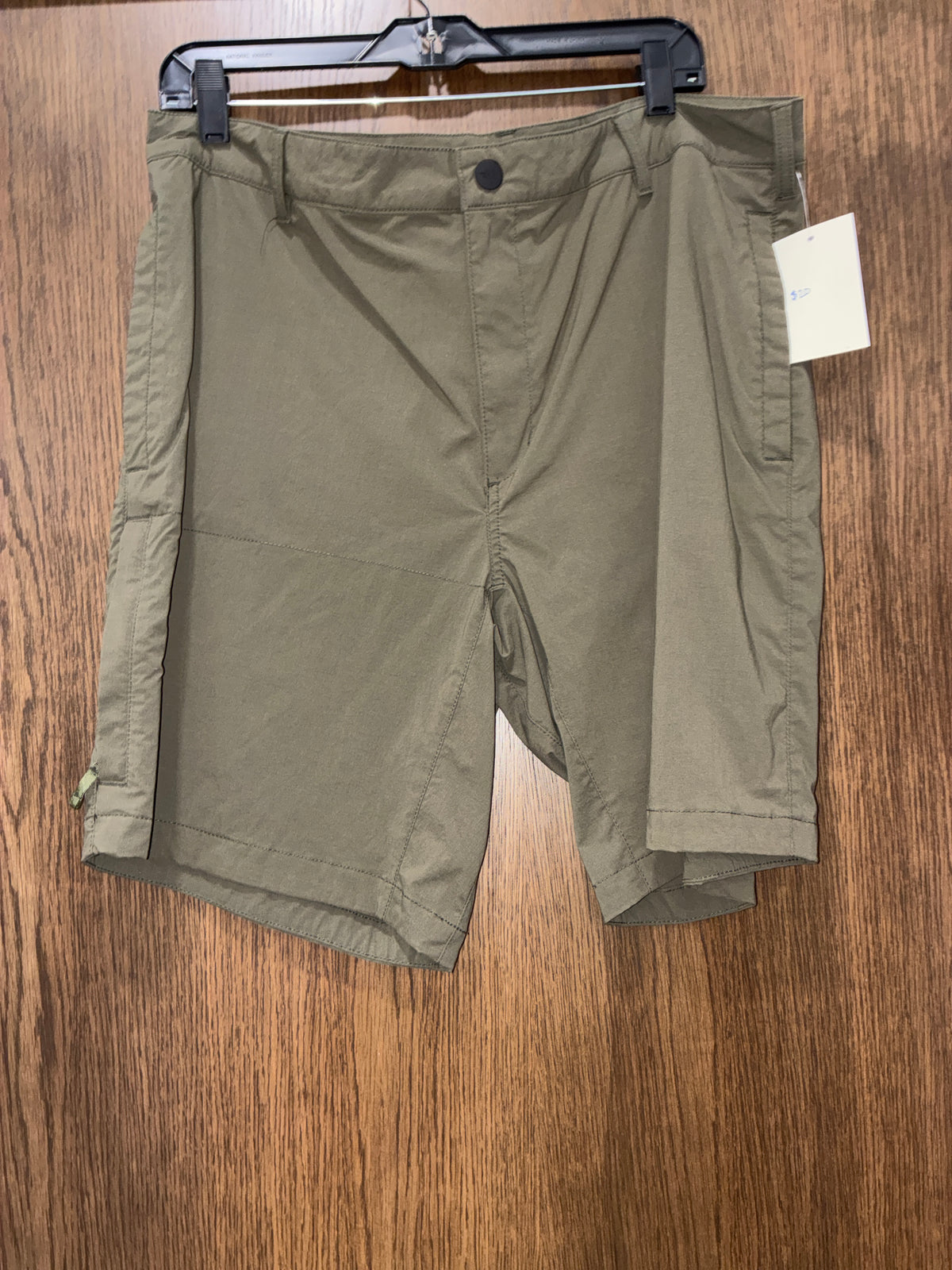 Men’s North Face Shorts Size 38
