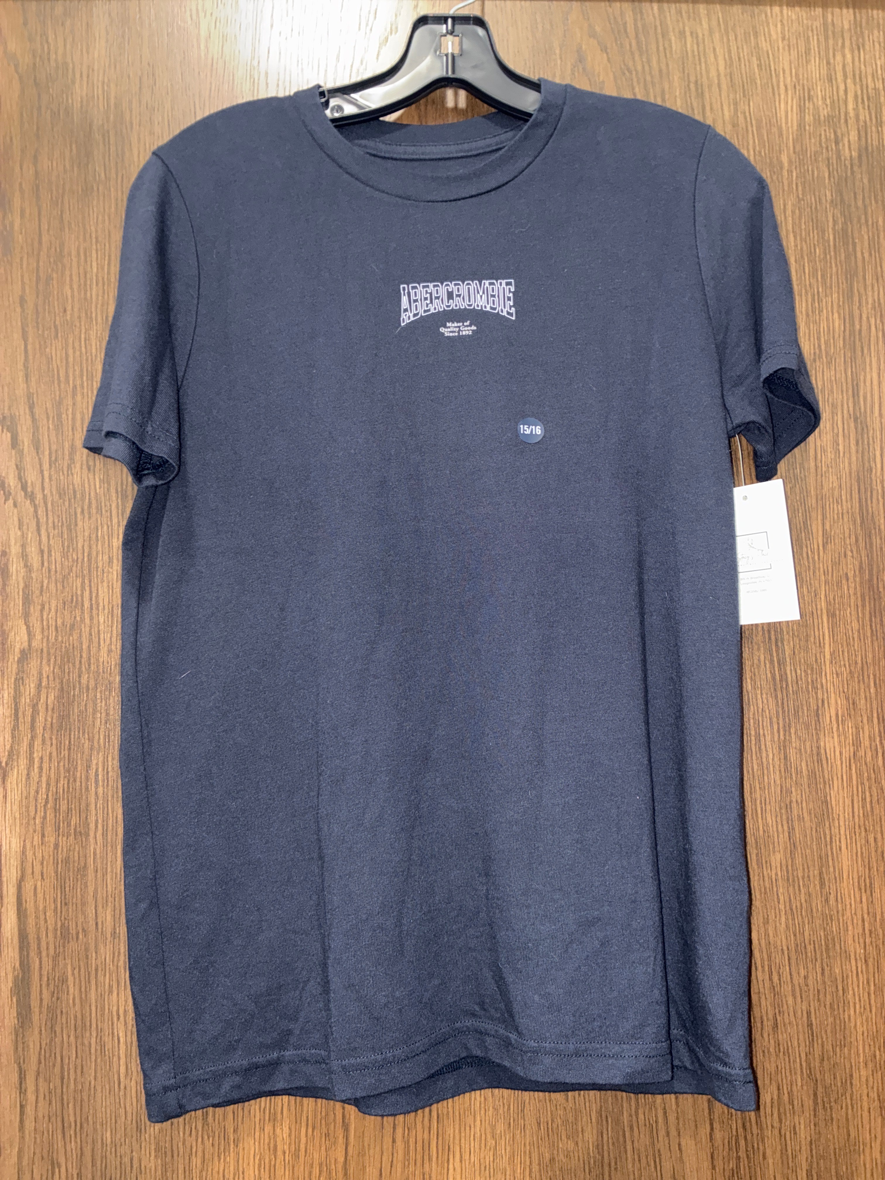 Boys NWT Abercrombie Short Sleeve Shirt Size Youth XL 15/16
