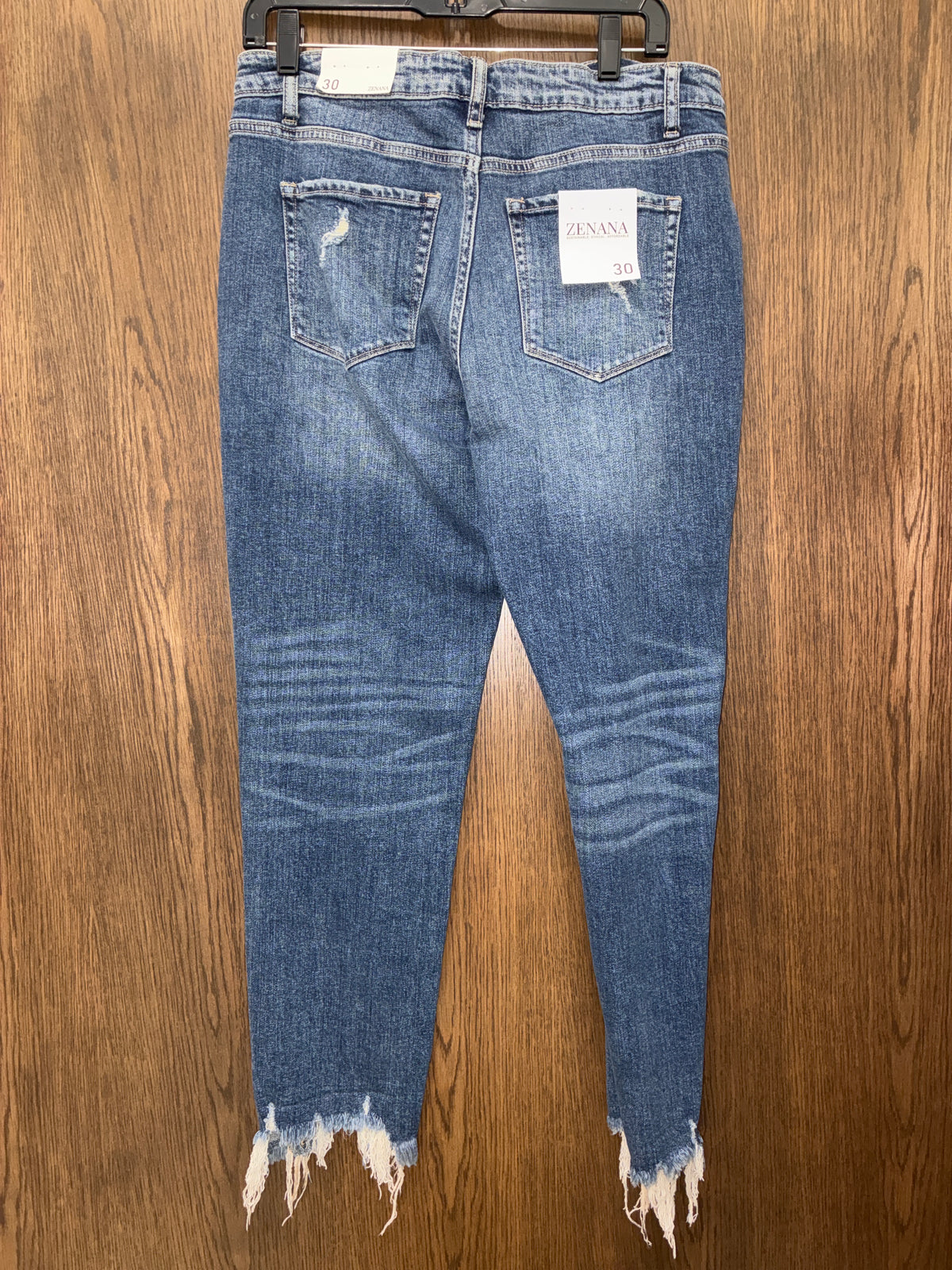 Women’s Zenana Skinny Jeans NWT size 30