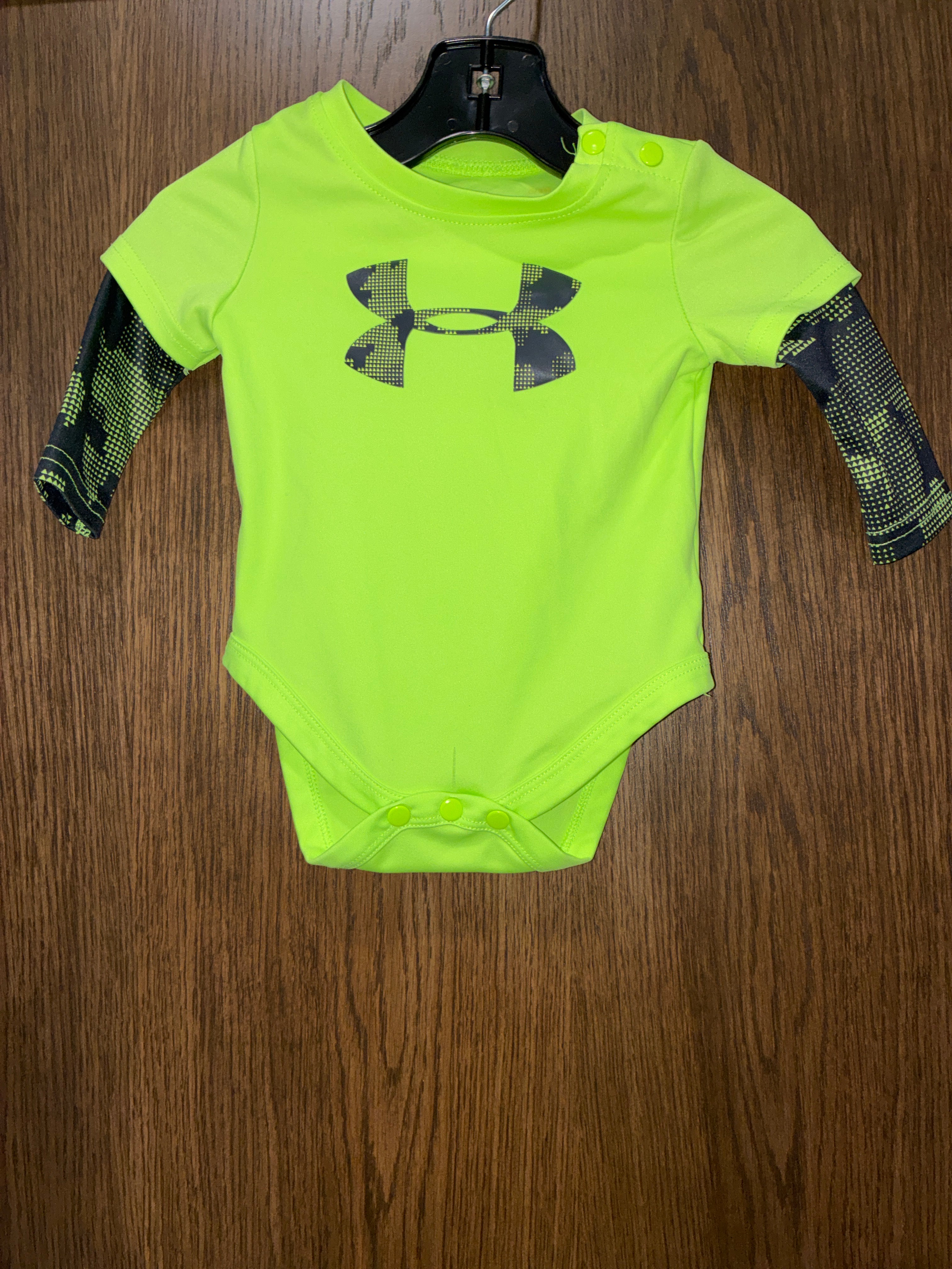 Boys Under Armour Long Sleeve Onesie Size 0-3 Months