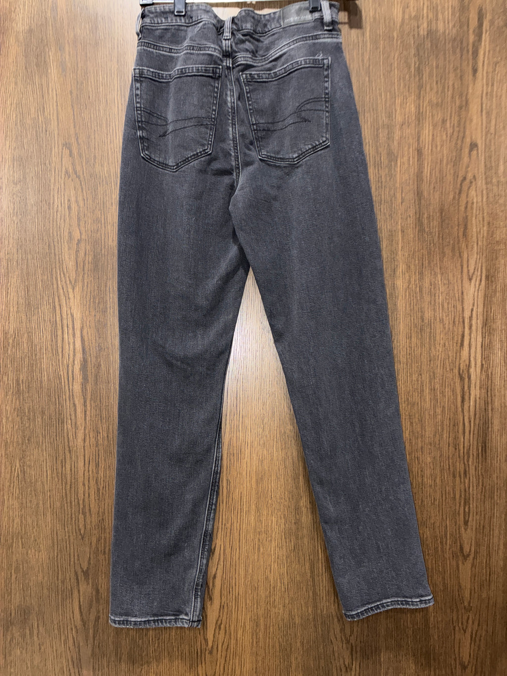 Women’s American Eagle Mom Jeans Size 4R