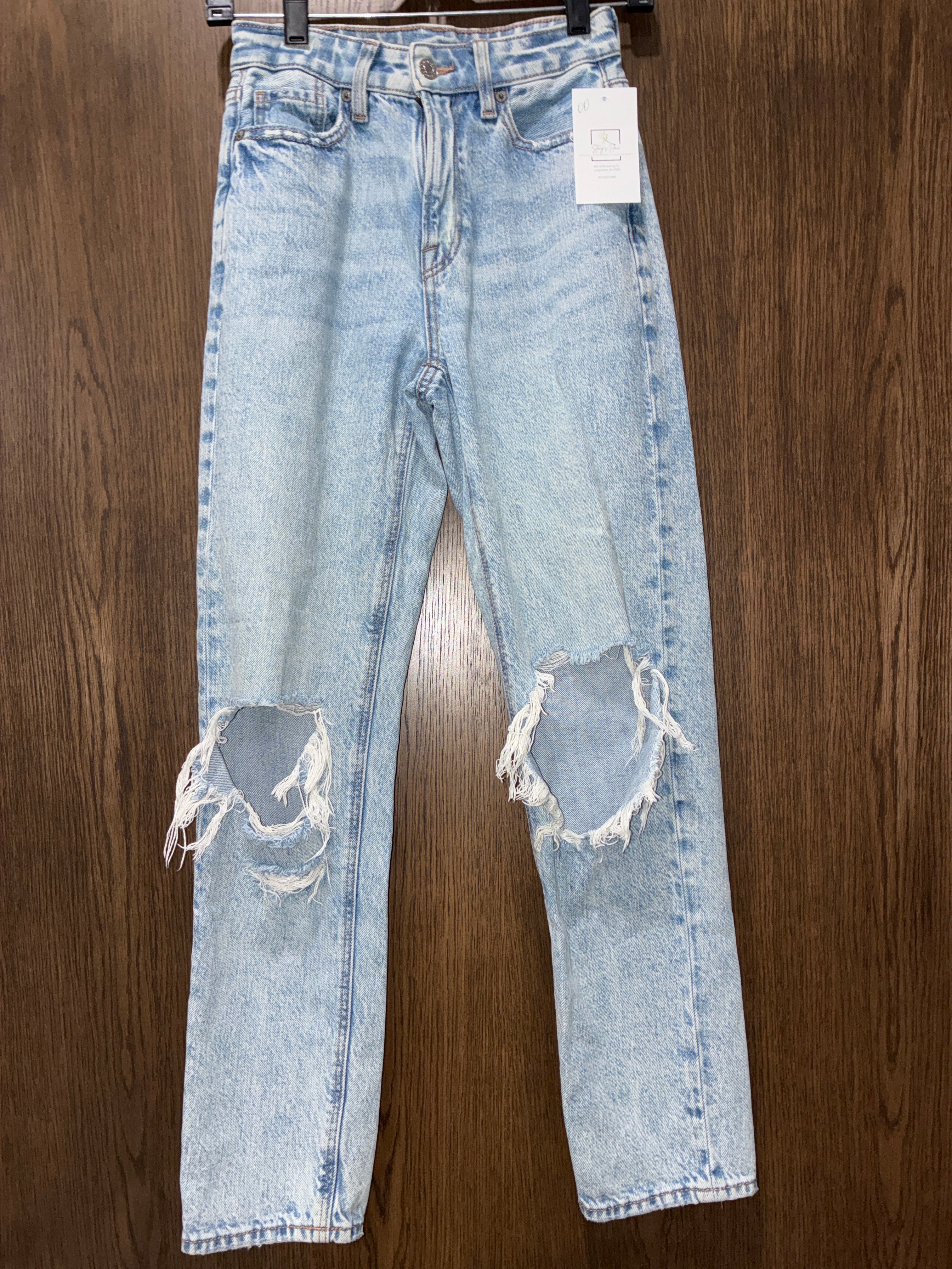 Women’s American Eagle Mom Straight Jean Size 00