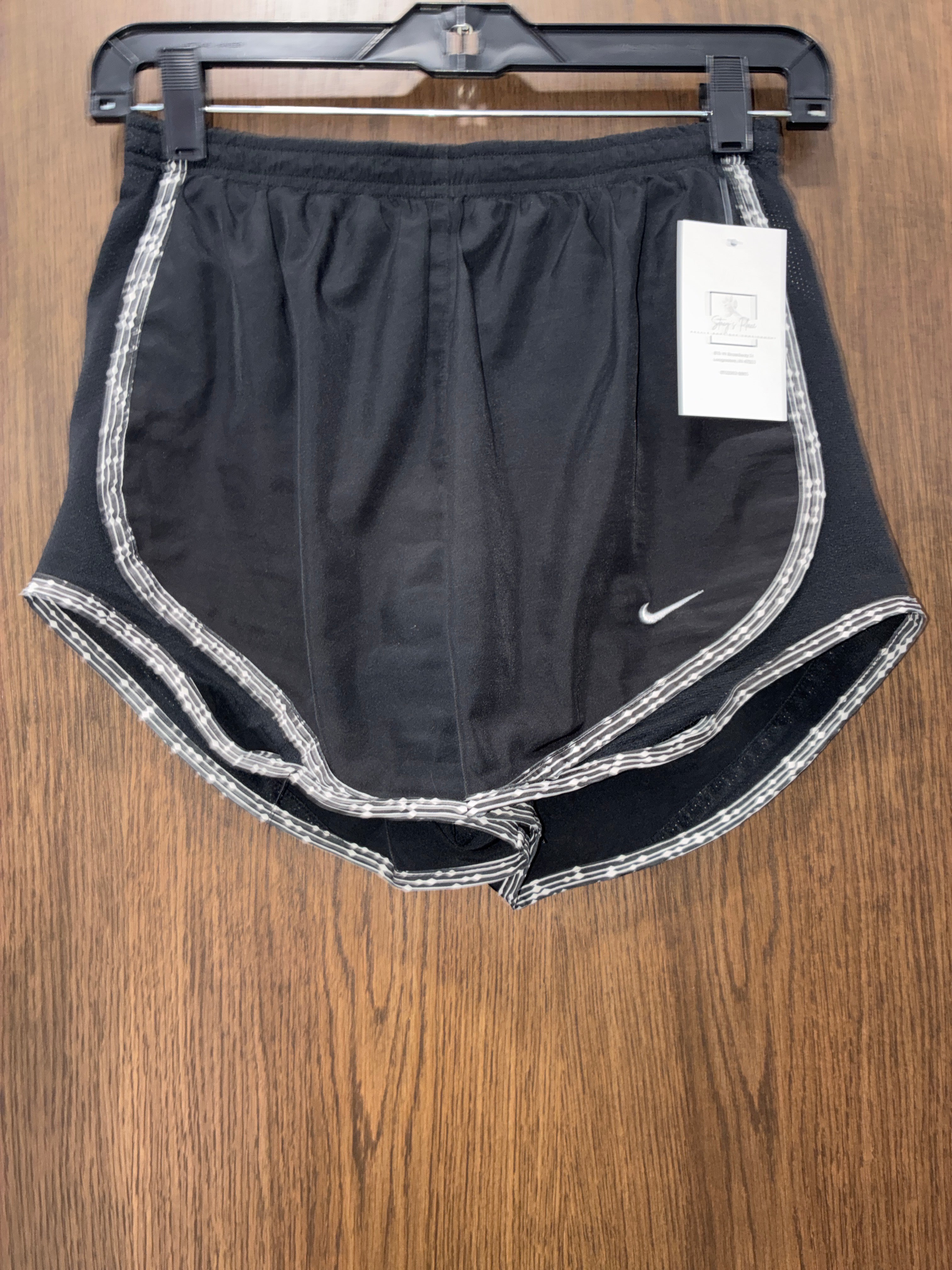Women’s Nike DRI-FIT Tempo Shorts Size Small