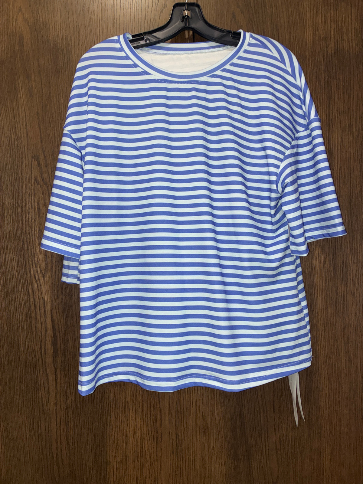 Women’s Fisoew Striped Matching Shirt & Shorts Set Size Medium