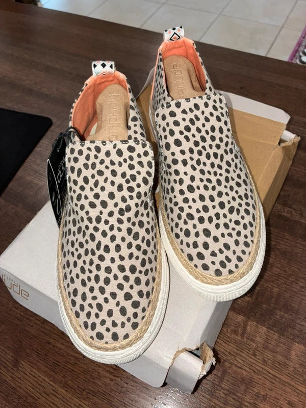 Hey Dude Women’s Peyton Cheetah Beige Shoes Size 7 NIB