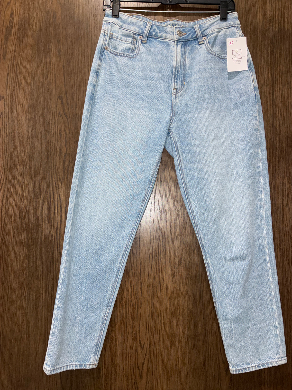 Women’s American Eagle Mom Jeans Size 6 Short