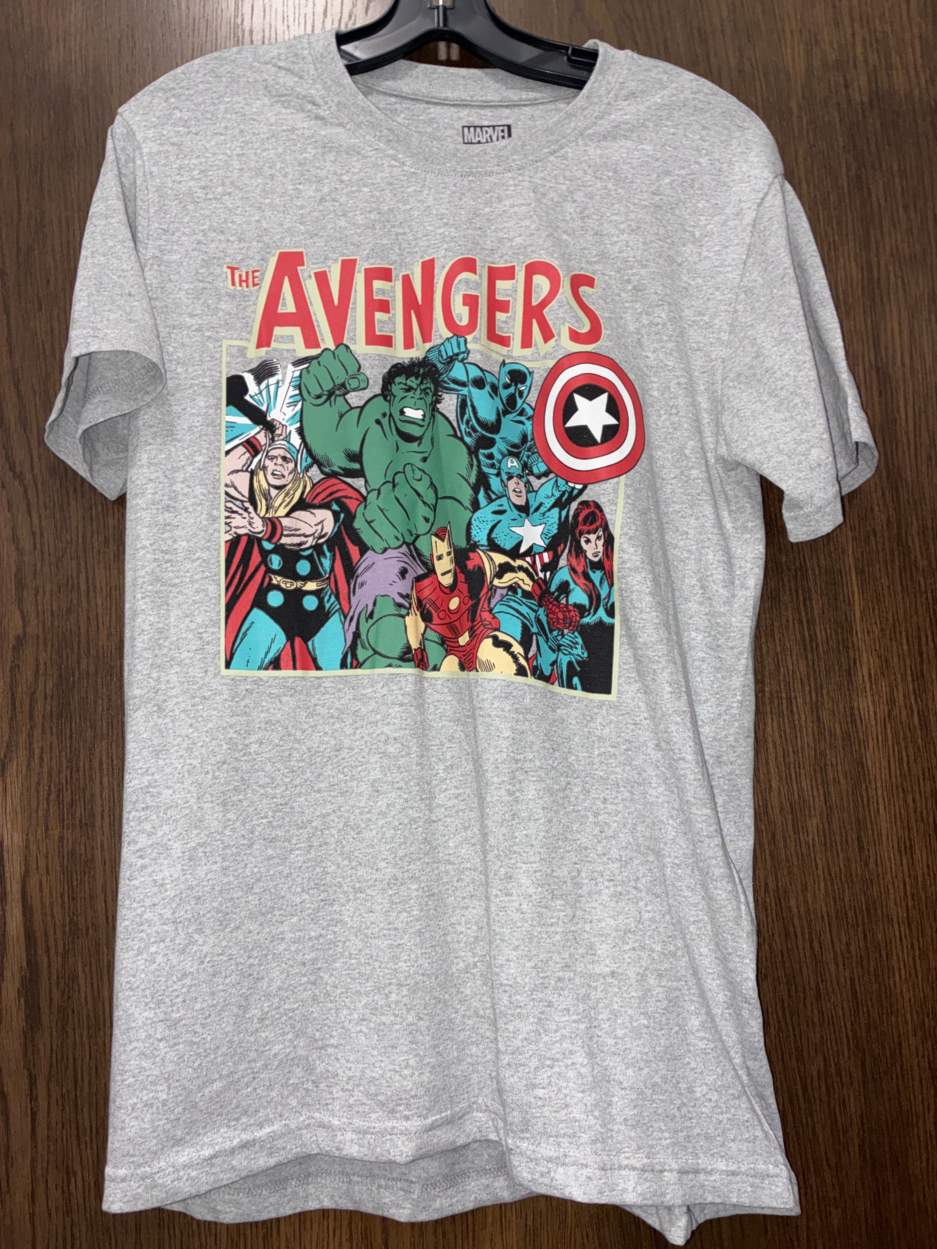 Men’s Avengers Short Sleeve Shirt Size Small