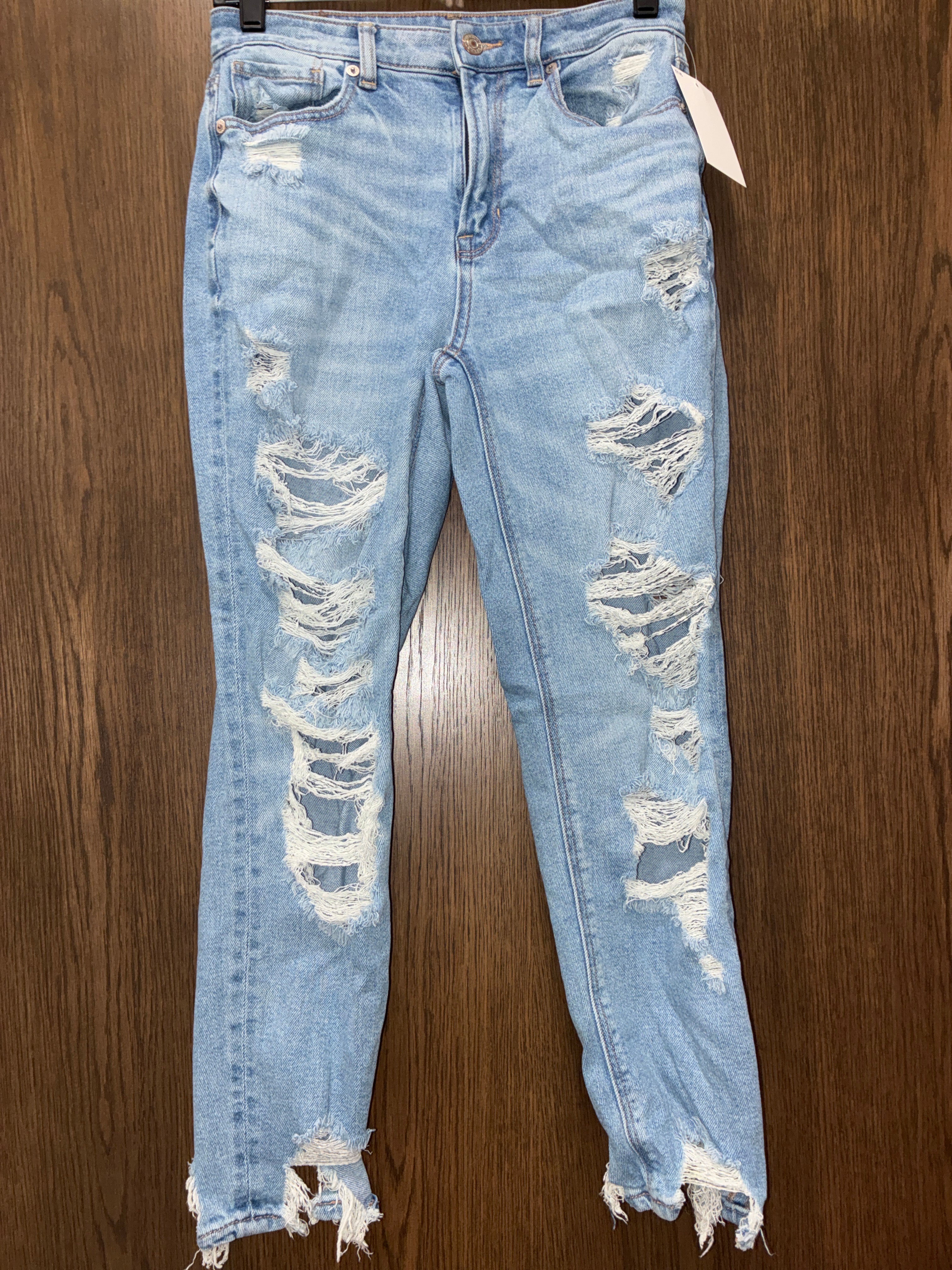Women’s American Eagle Mom Jean Size 2 Short