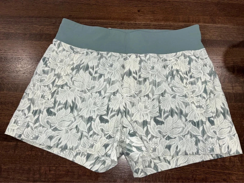 Athleta Trekkie North Short Ethereal Magnolia Bloom White Floral Sz 10