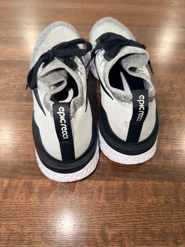 Nike Women’s Epic React Flyknit 2 shoes in the "Oreo" Color Size 11