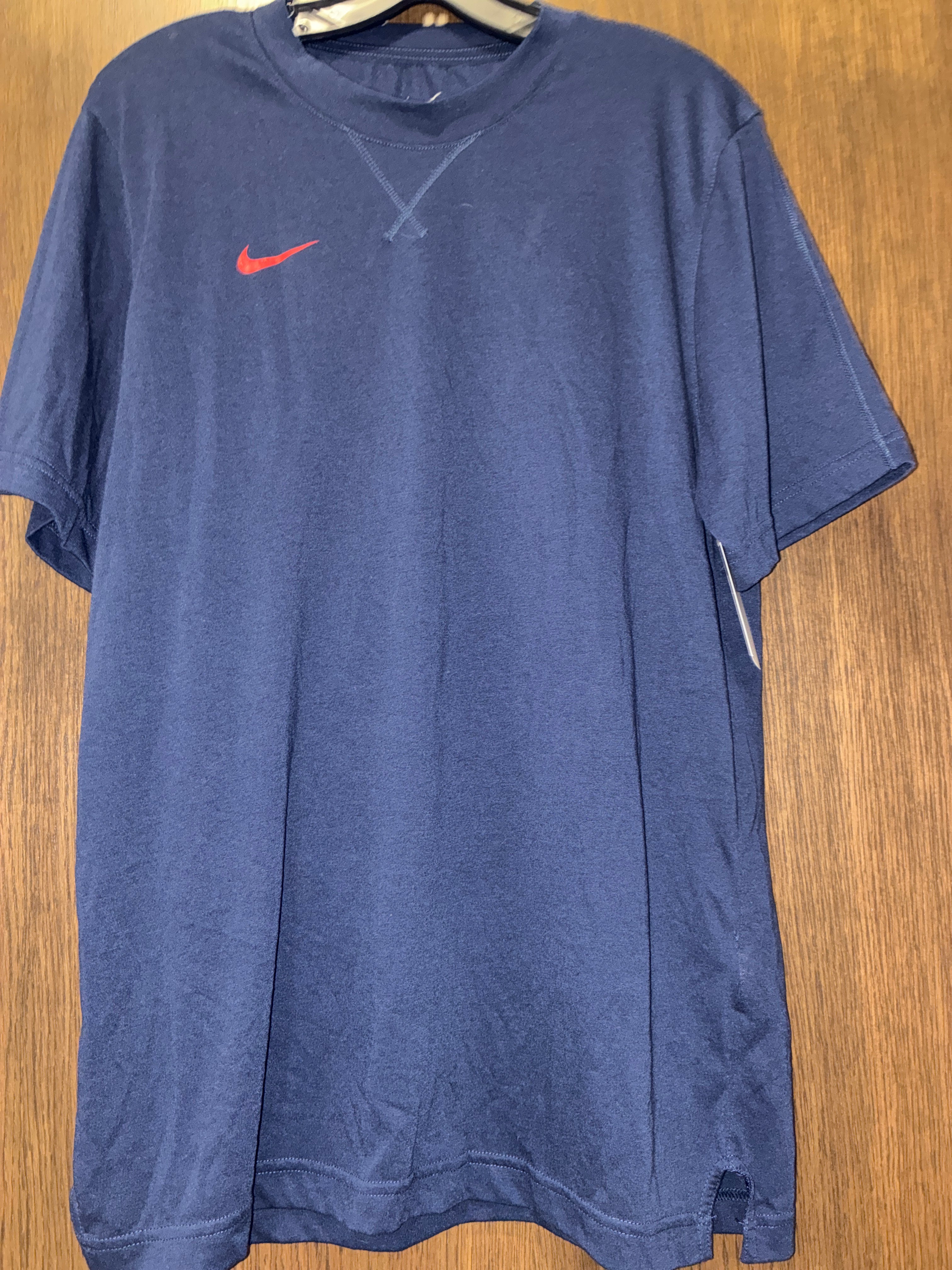 Men’s Nike Short Sleeve Shirt Size Medium