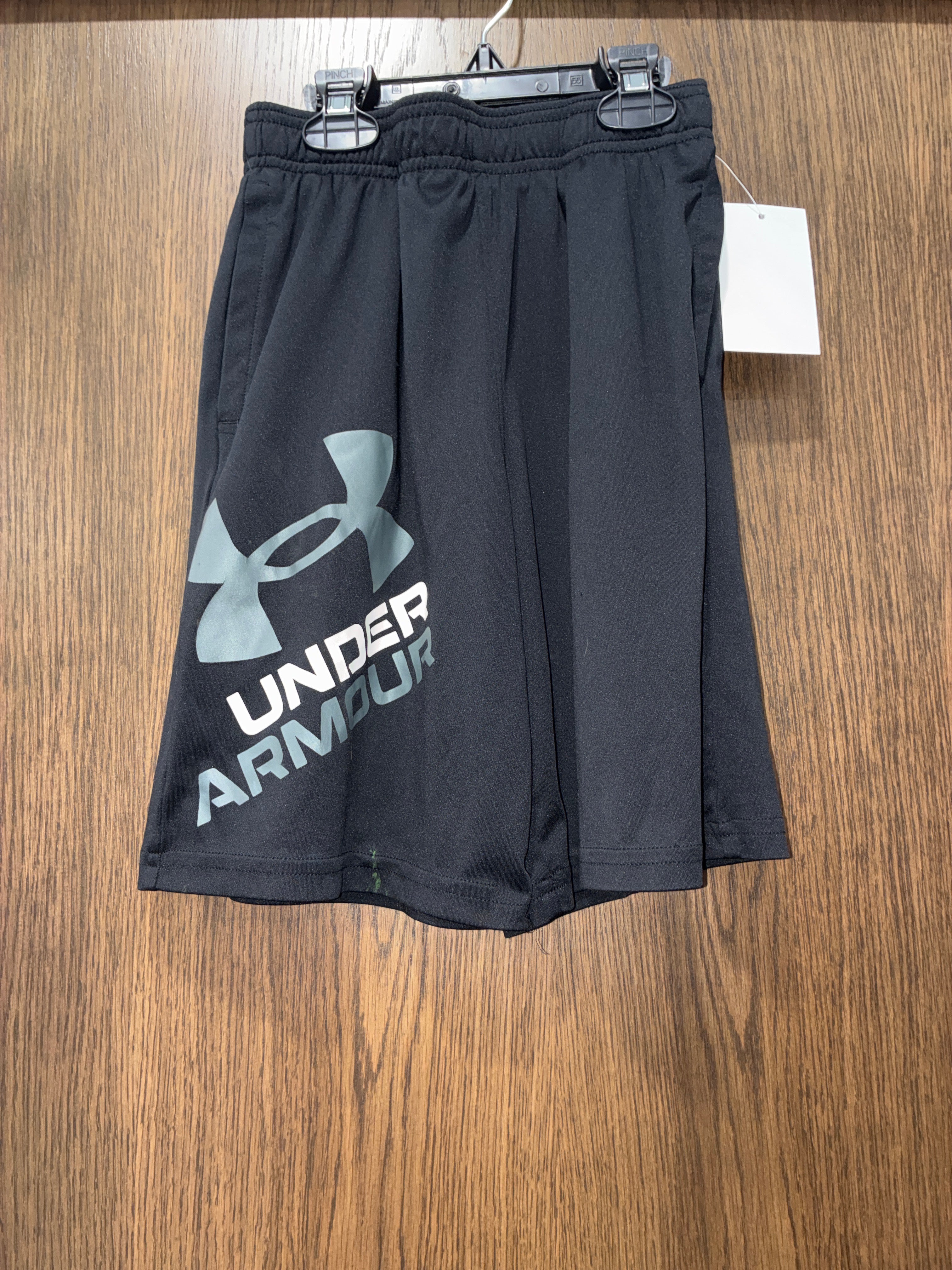Boys Under Armour Shorts Size Youth Medium