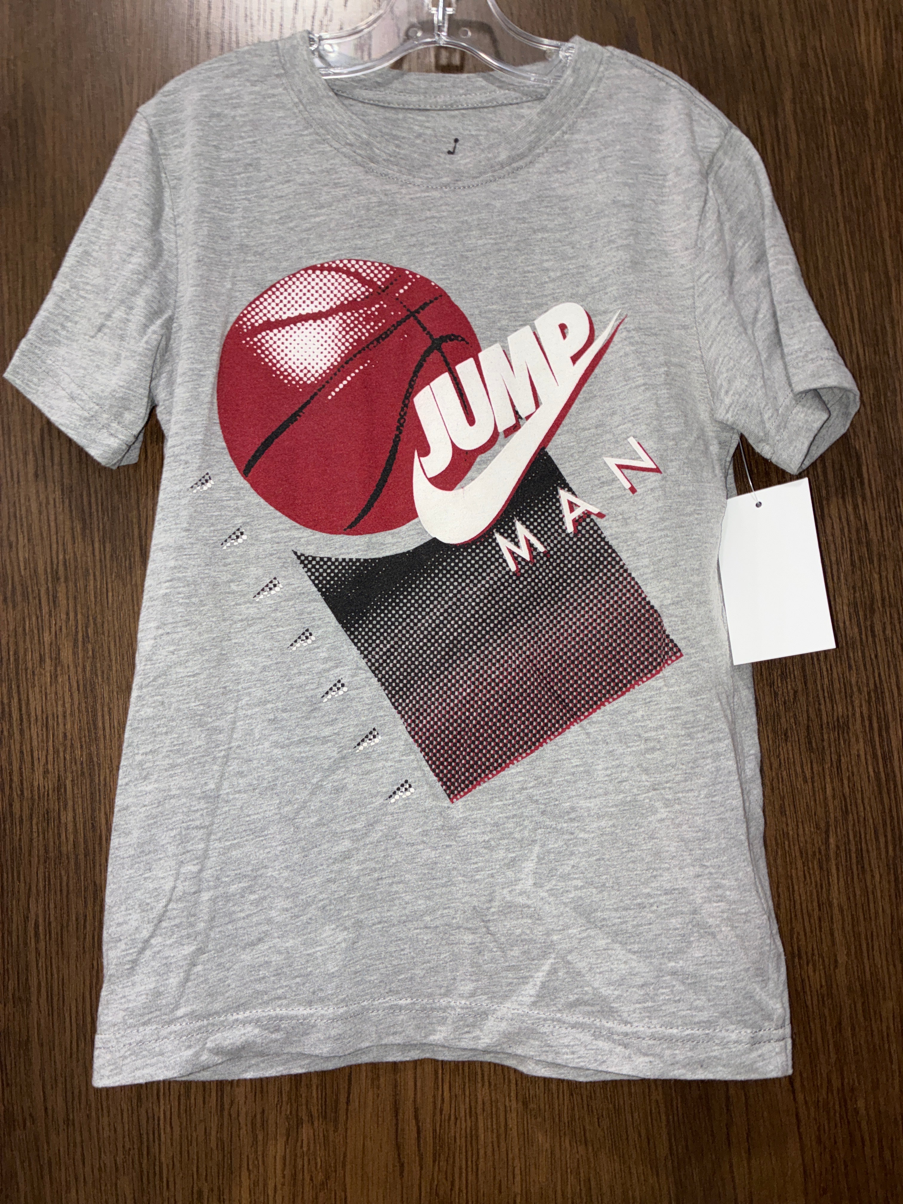 Boy’s Nike Jordan Short Sleeve Shirt Size Youth Small 7/8