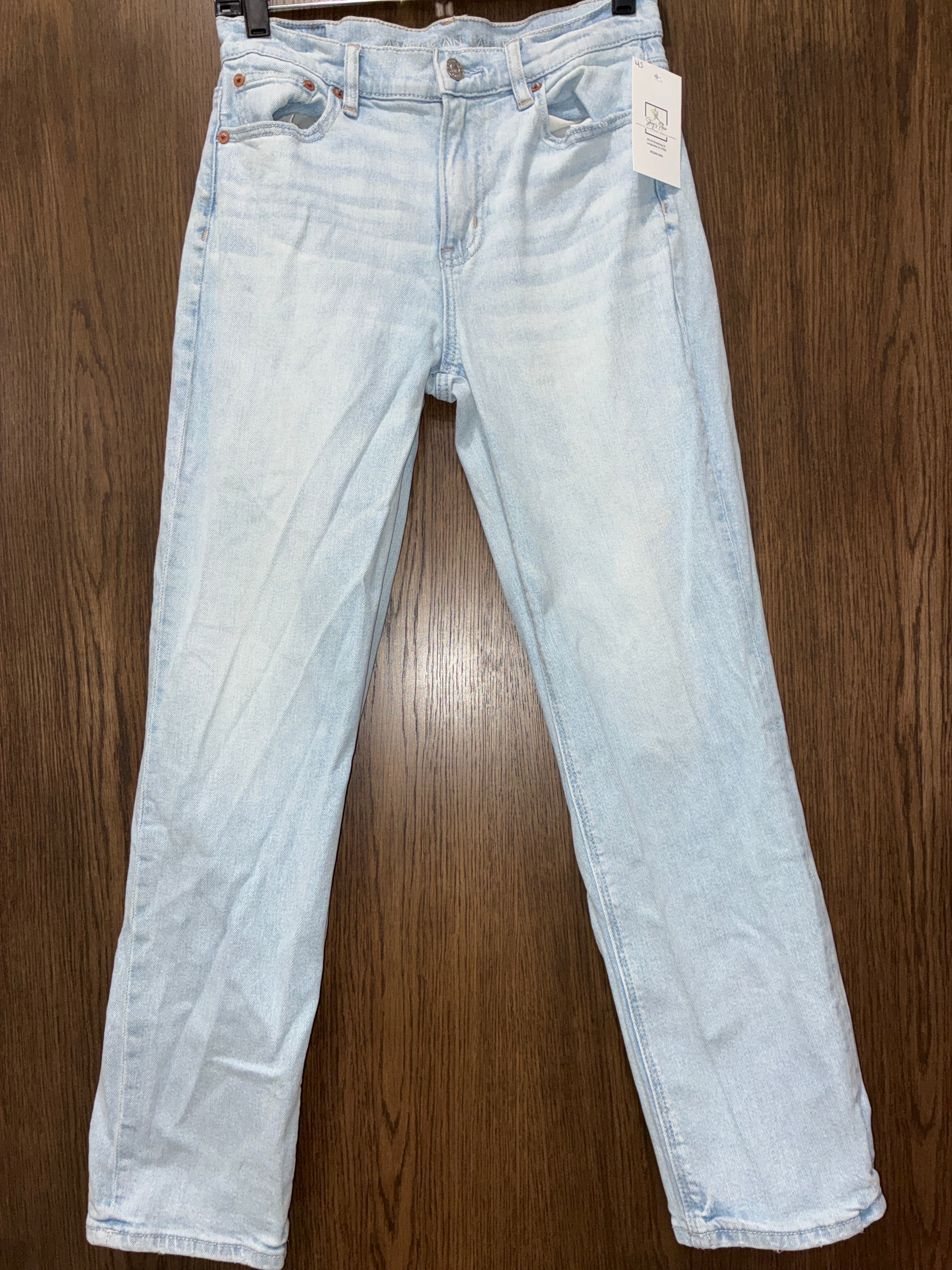 Women’s American Eagle High-Rise Straight Jeans Size 4 Short