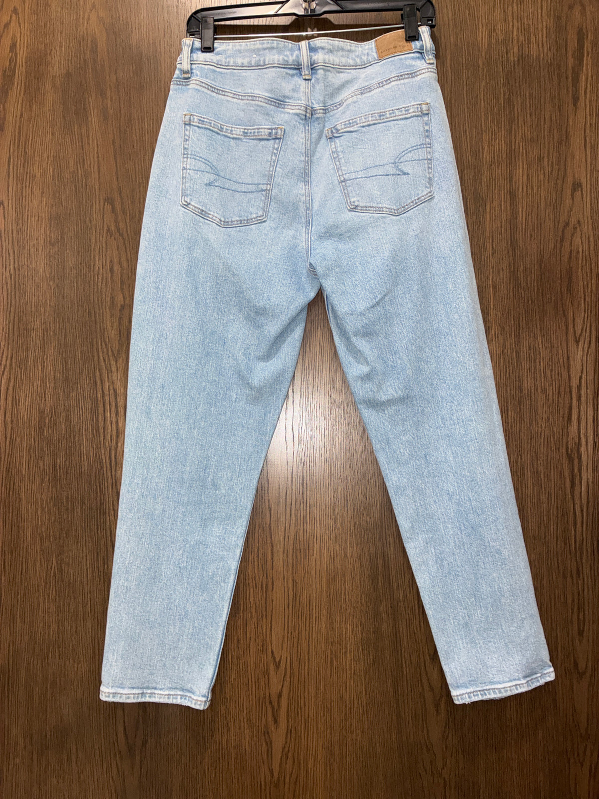 Women’s American Eagle Mom Jeans Size 6 Short