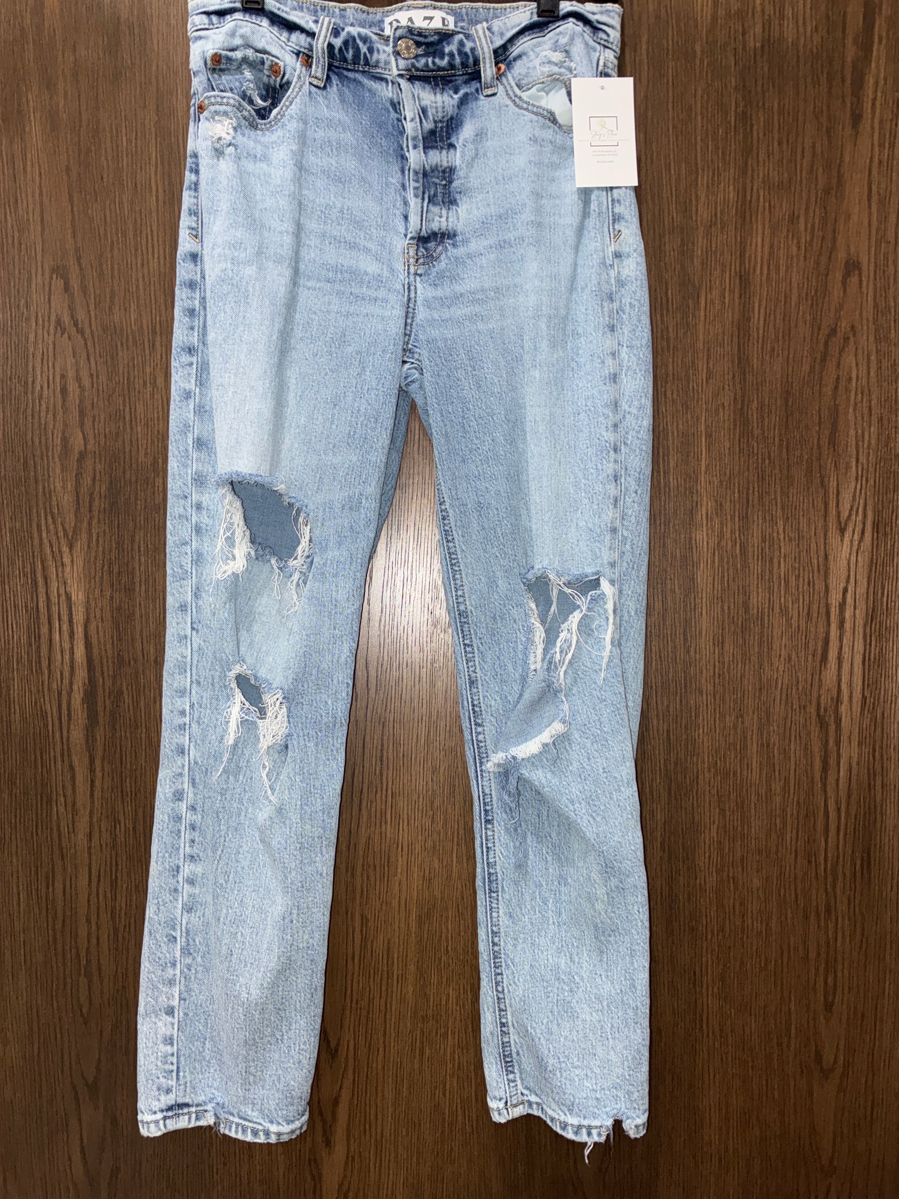 Women’s Daze Distressed Mom Jean Size 27