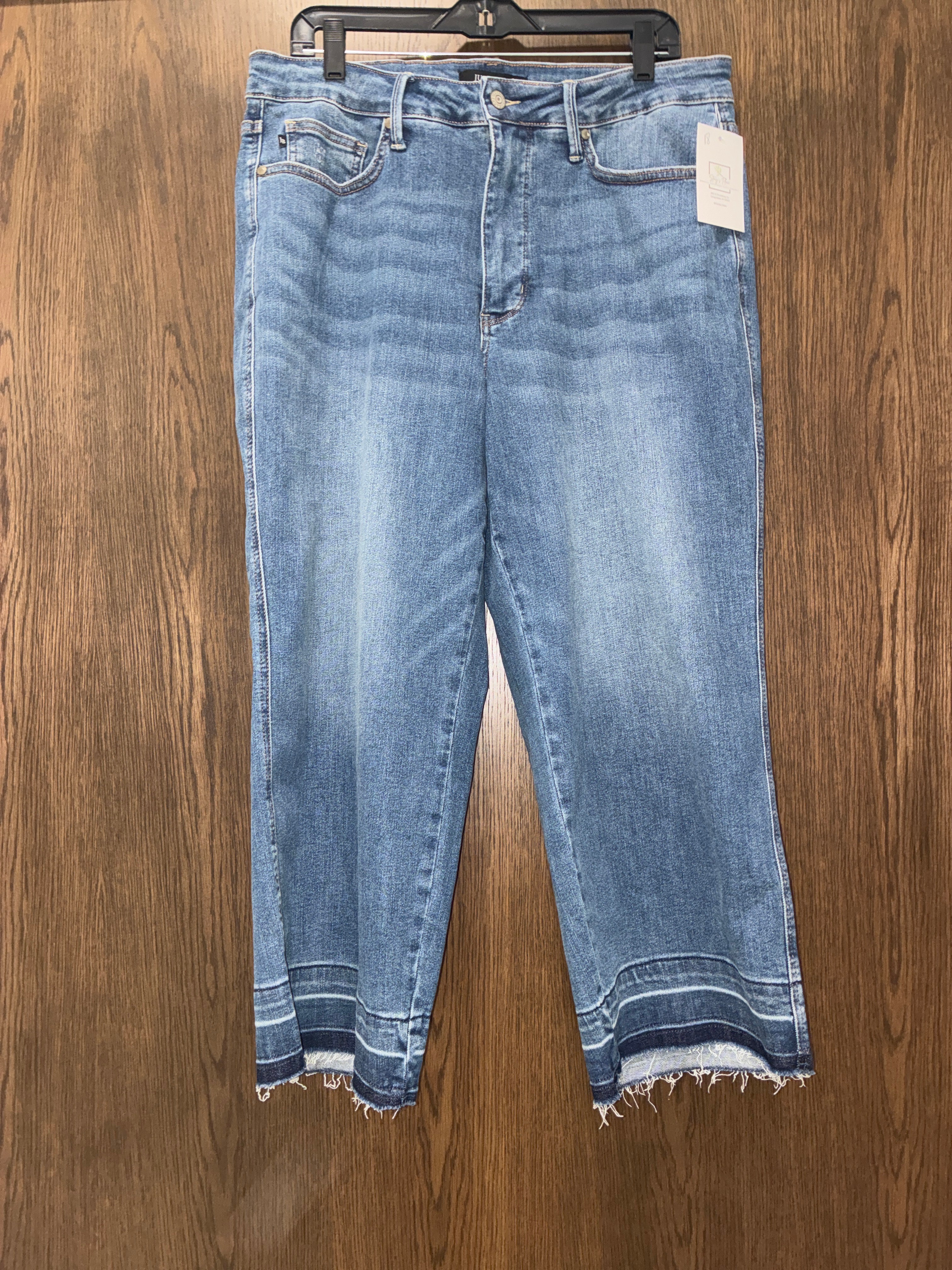Women’s Judy Blue Wide Crop Jeans Size 18