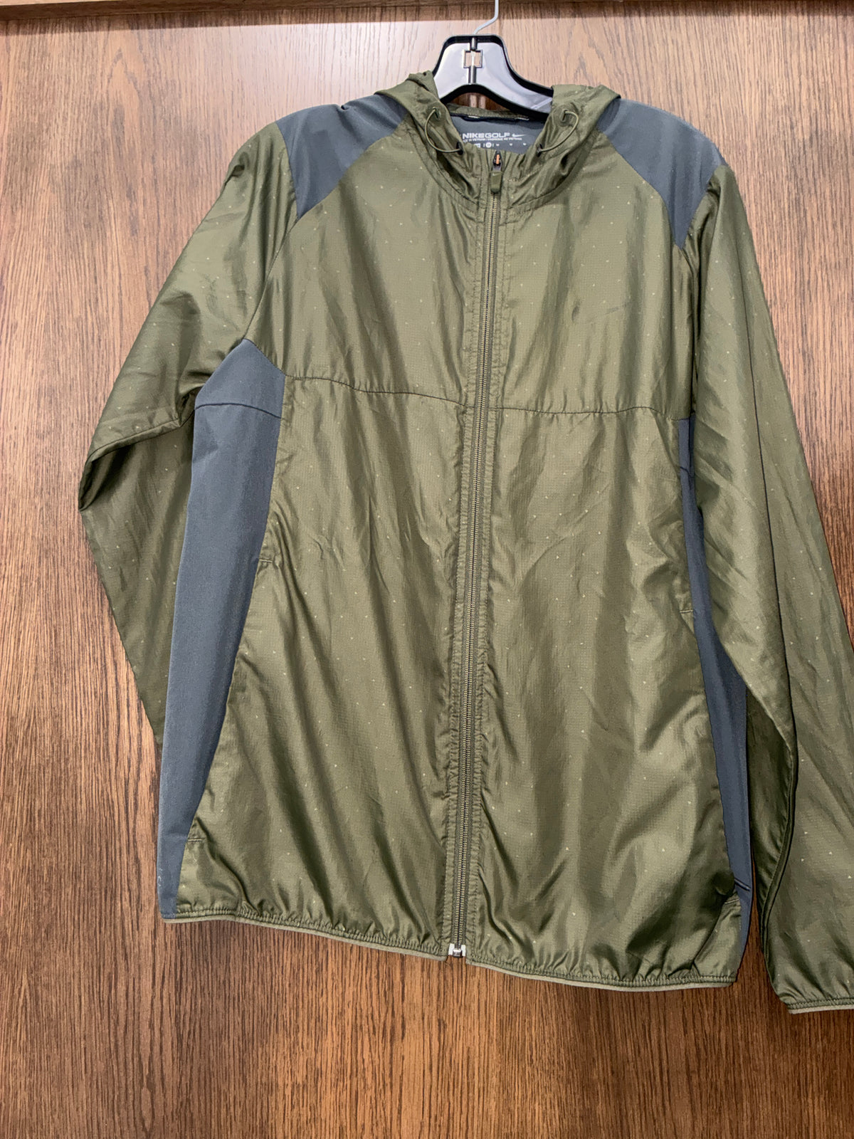 Men’s Nike Golf hooded color-block windbreaker jacket size Medium