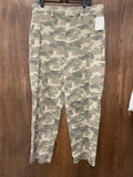 Women’s American Eagle Barrel Camo Cargo Pants Size 14 Long