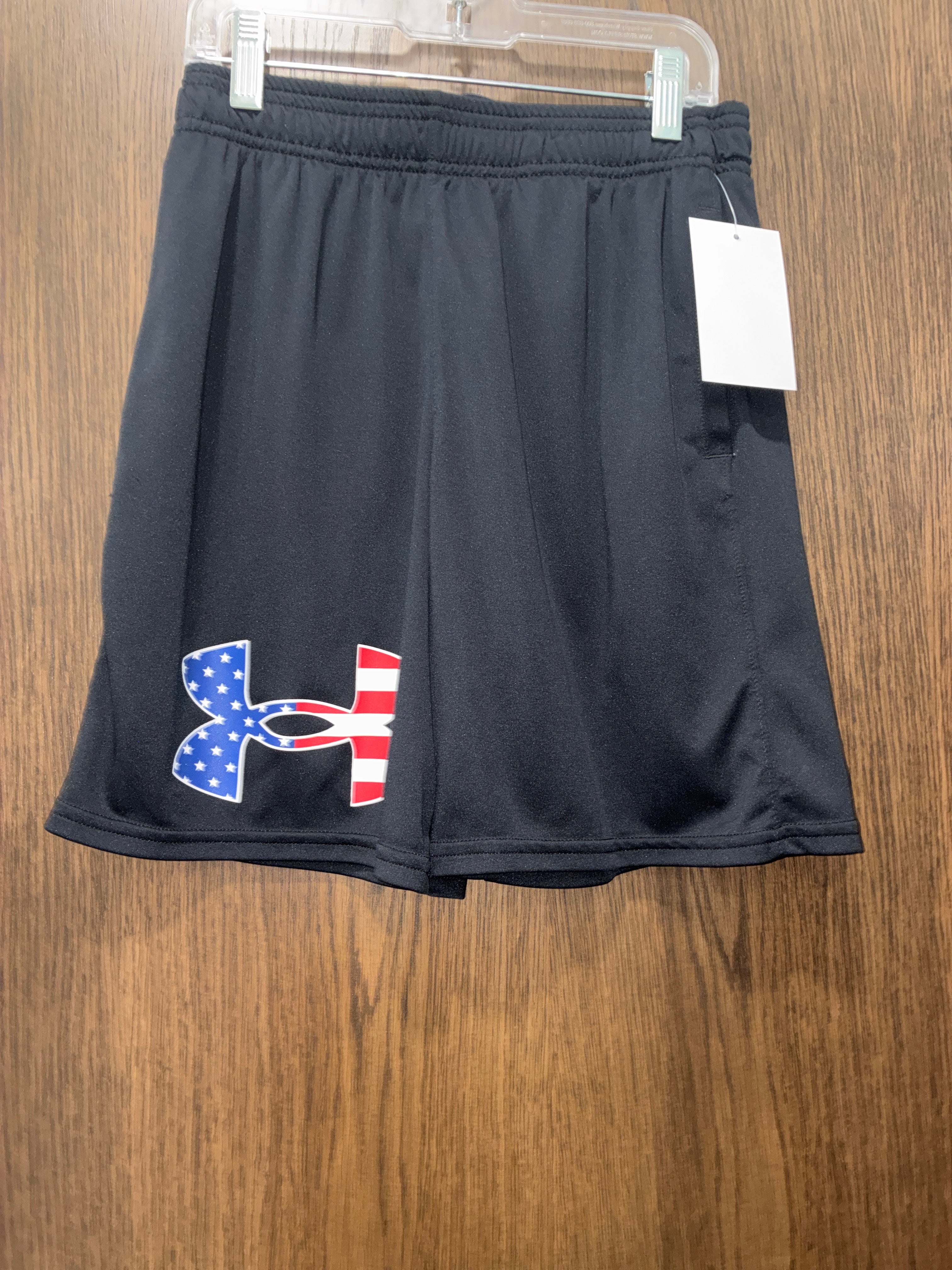 Boy’s Under Armour American Flag Logo Shorts Size Youth Large 12/14