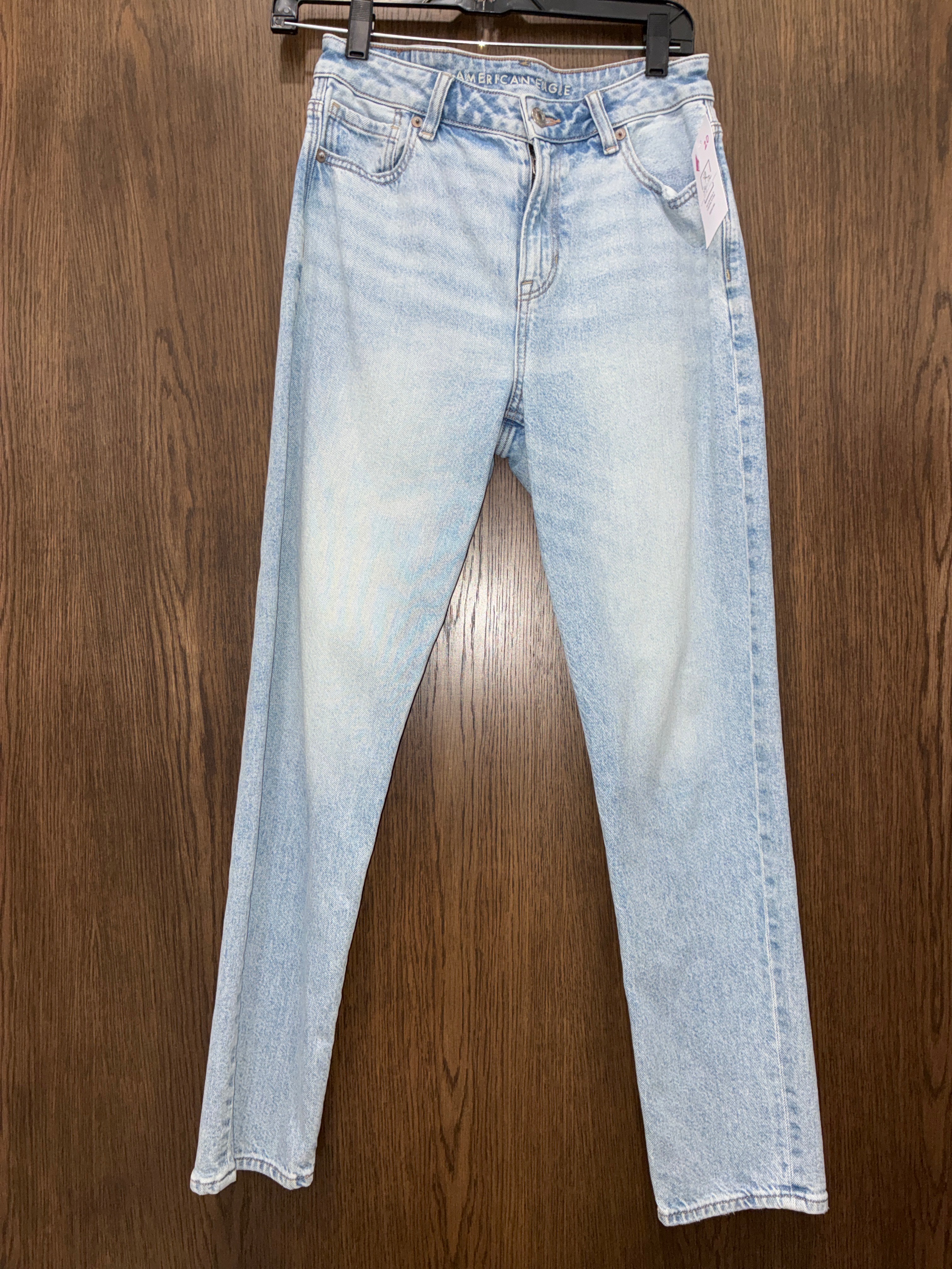 Women’s American Eagle Mom Jeans Size 4R