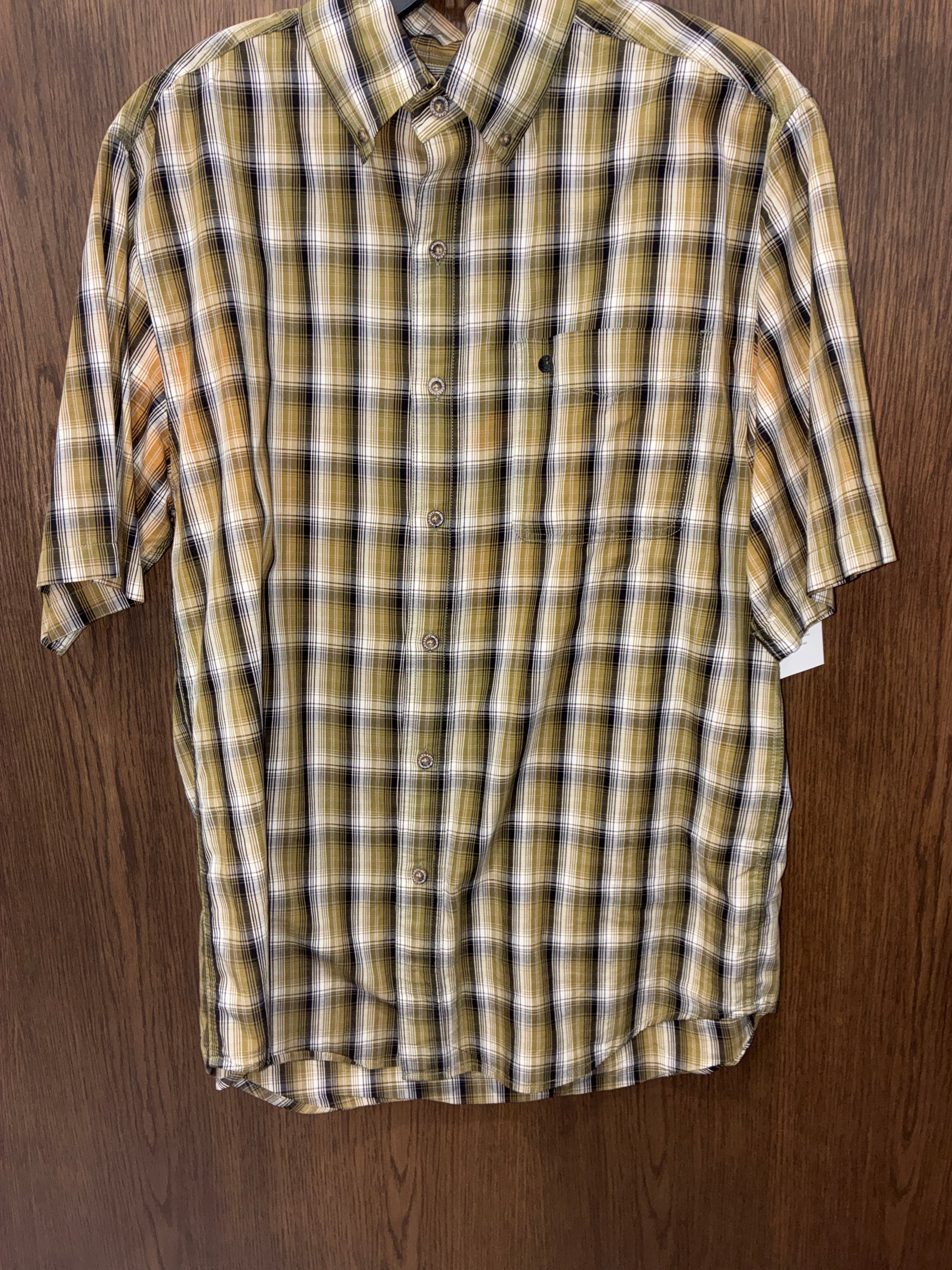 Men’s Carhartt Button Up size Medium