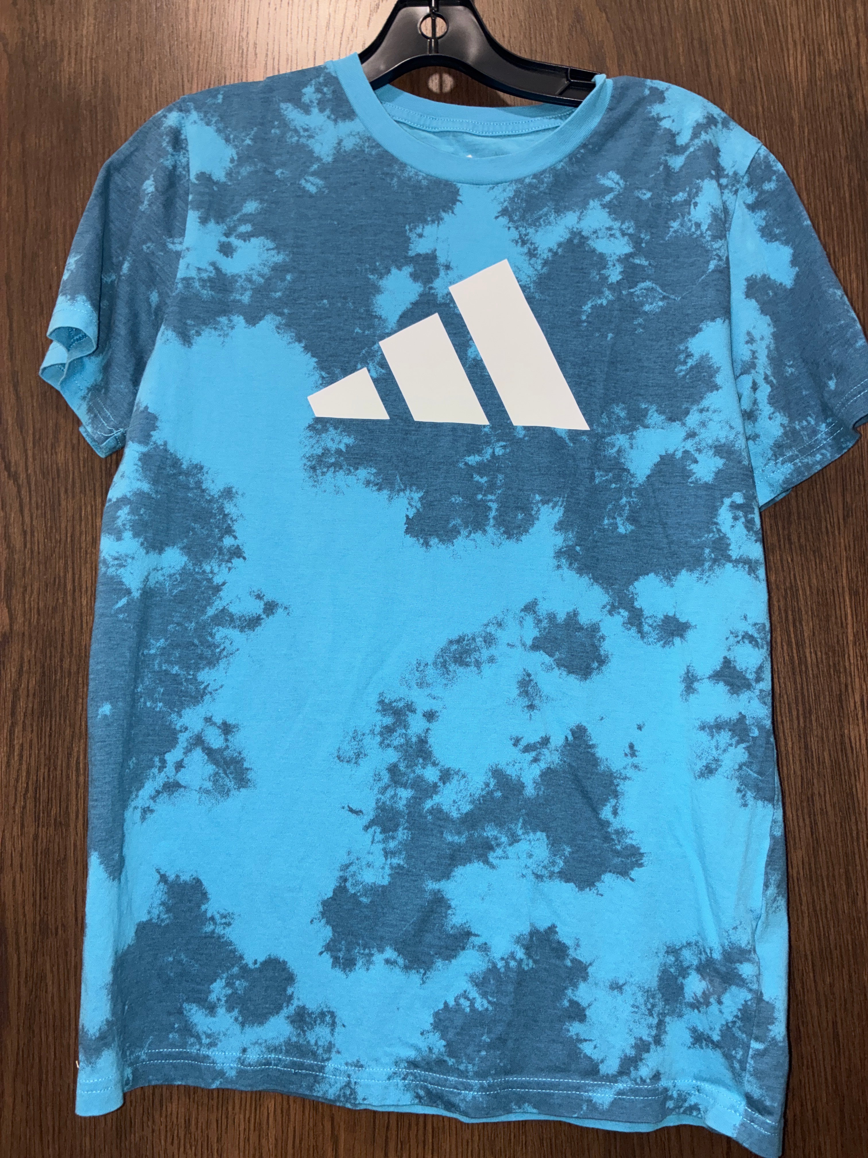 Boy’s Adidas Short Sleeve Size Youth Large 12/14