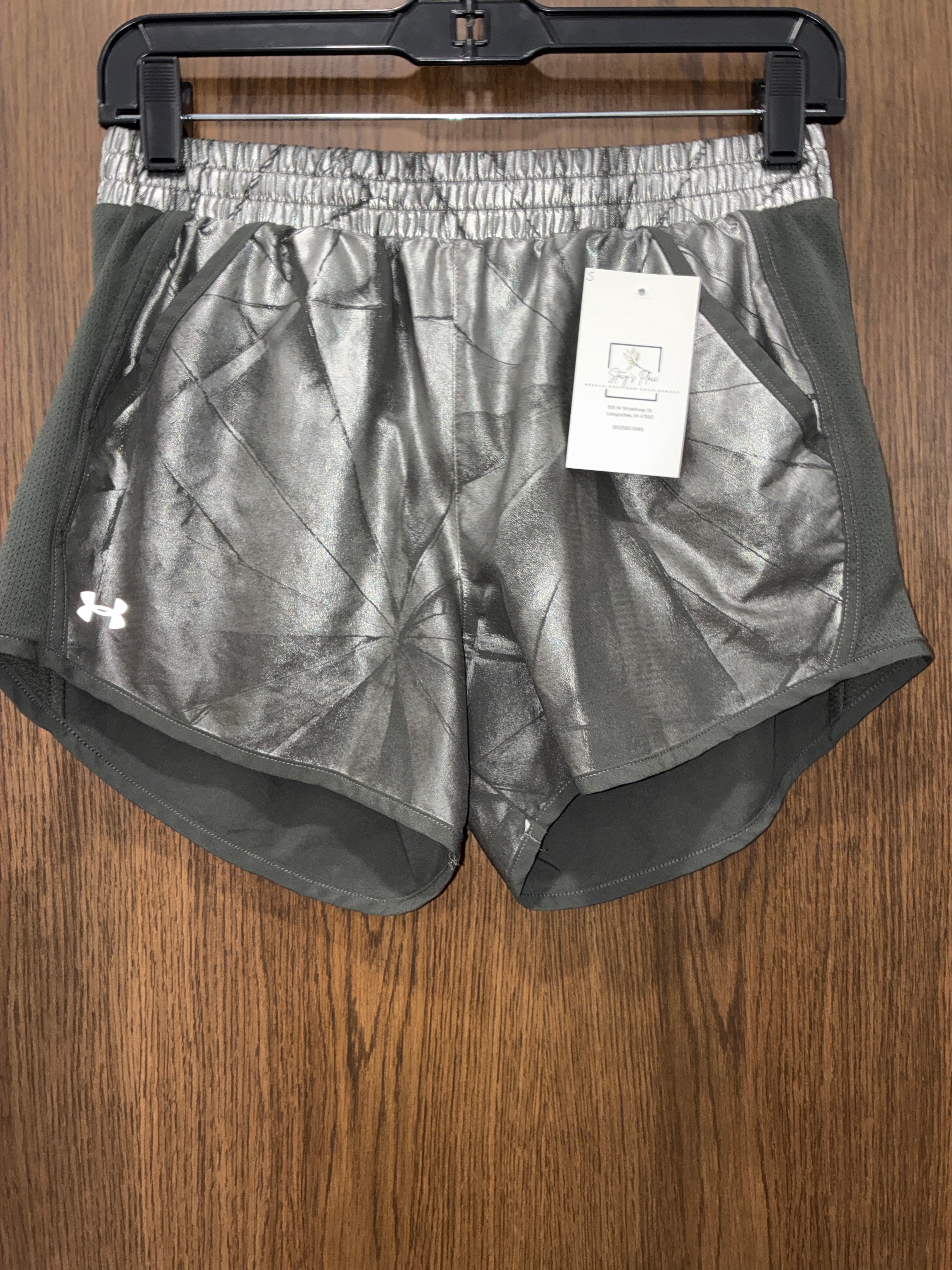 Women’s Under Armour Shorts Lined With Pockets Size Small