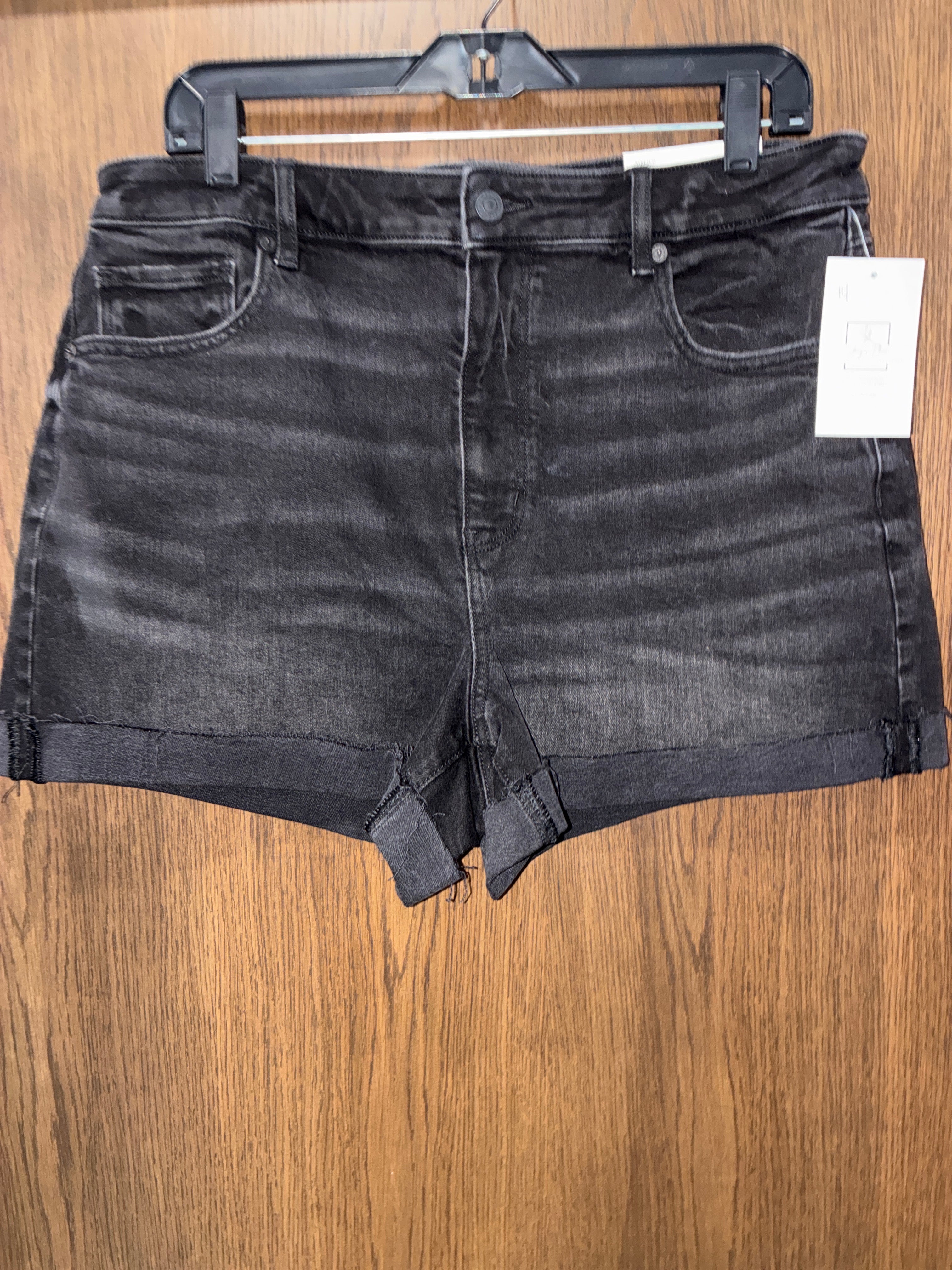 Women’s American Eagle Mom Short NWT Size 14