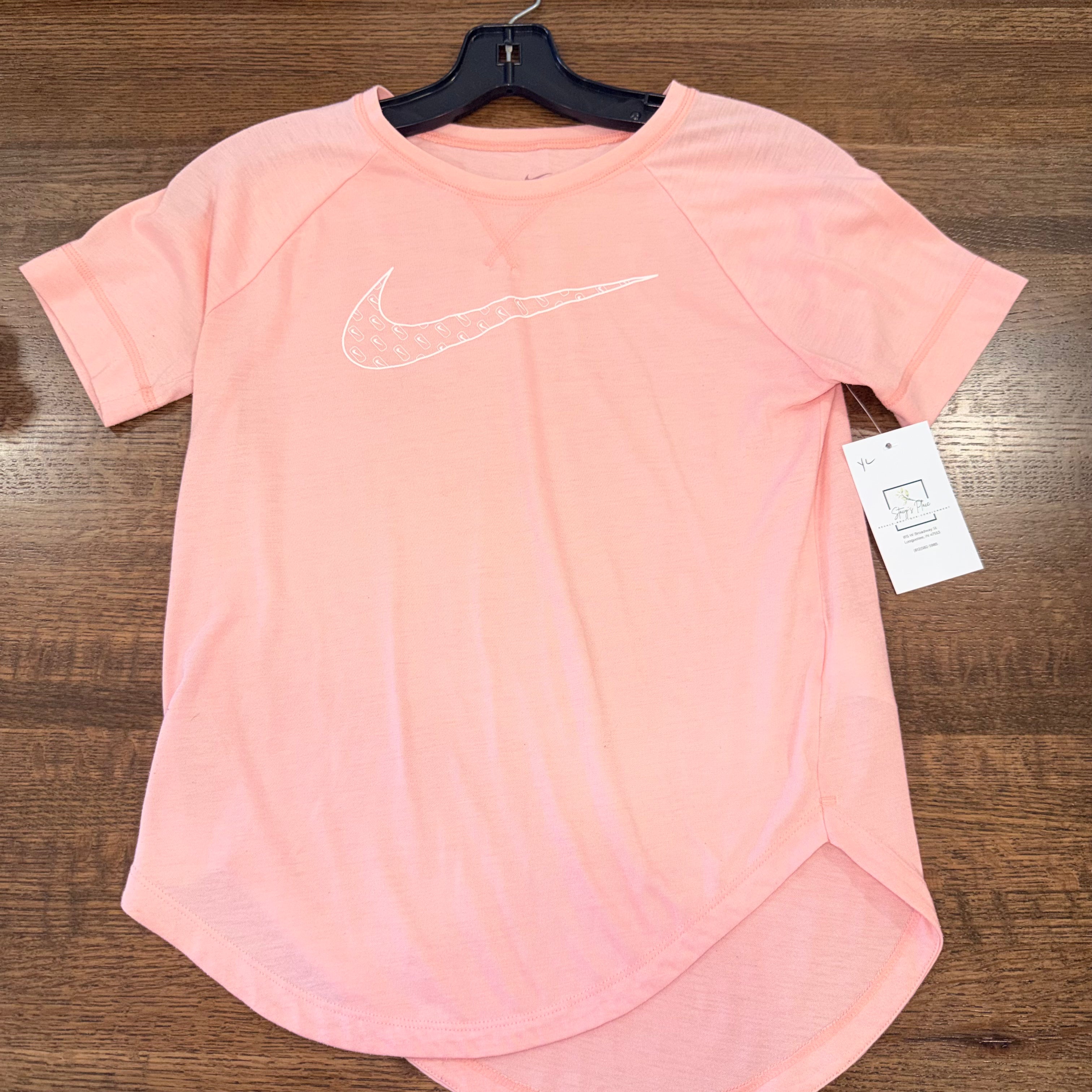 Nike Girls T- Shirt YL 12/14